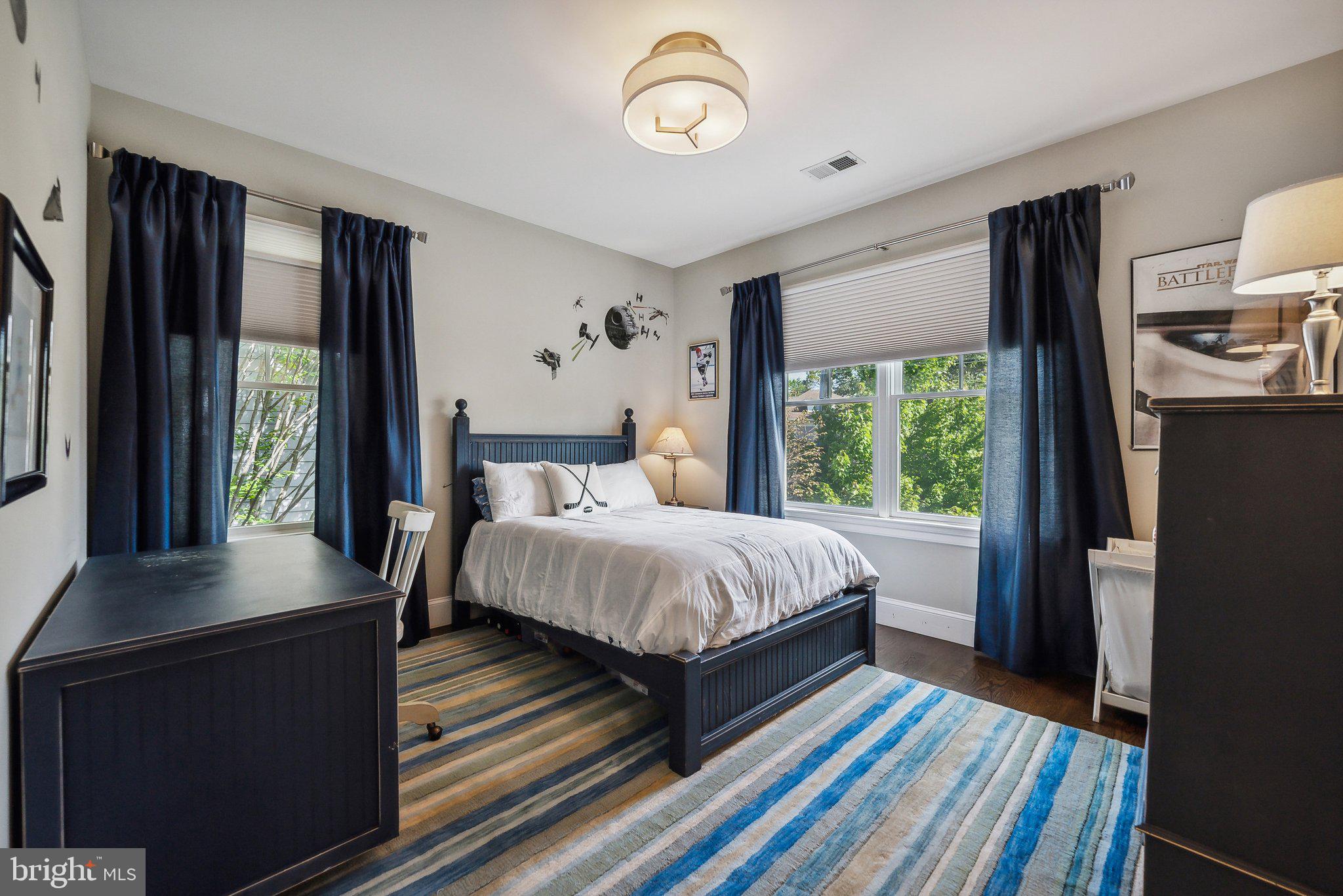 LYON VILLAGE - Residential