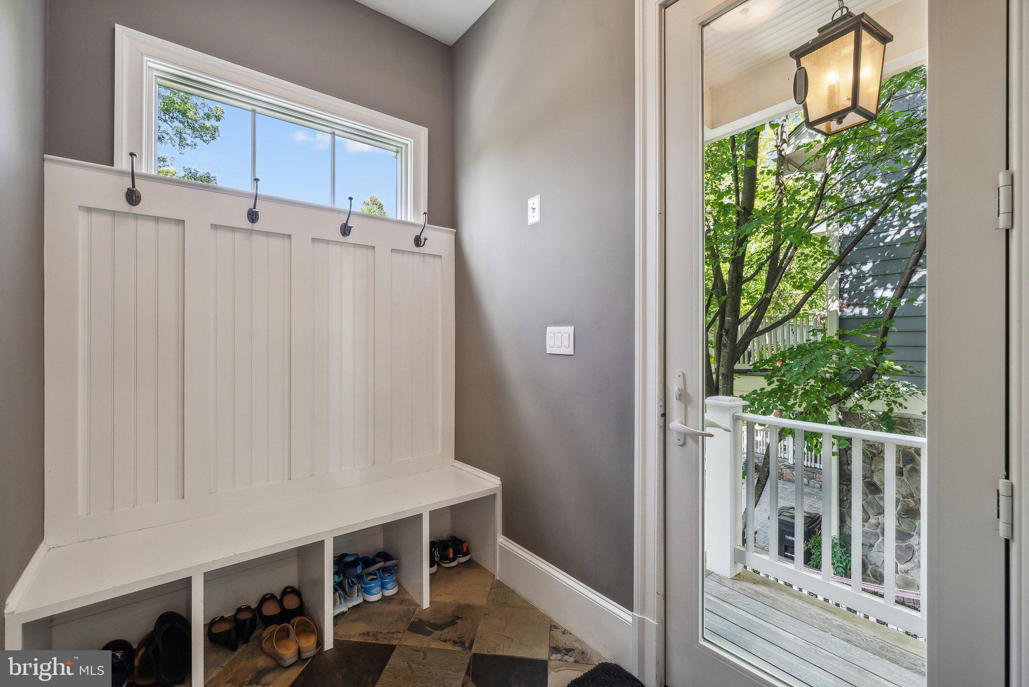 LYON VILLAGE - Residential