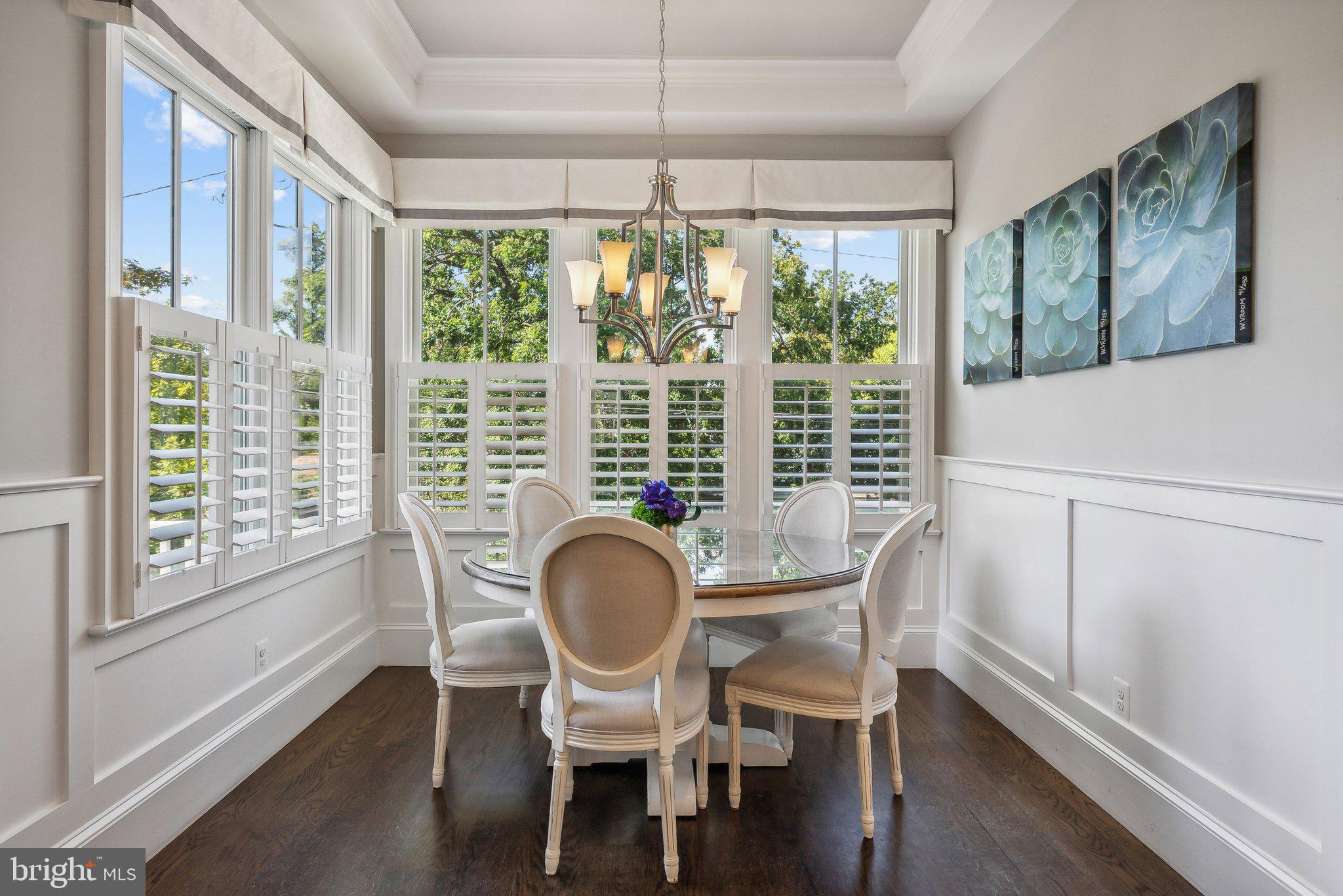 LYON VILLAGE - Residential