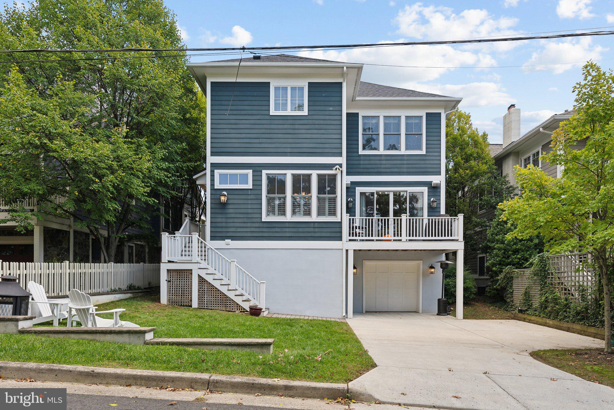 LYON VILLAGE - Residential