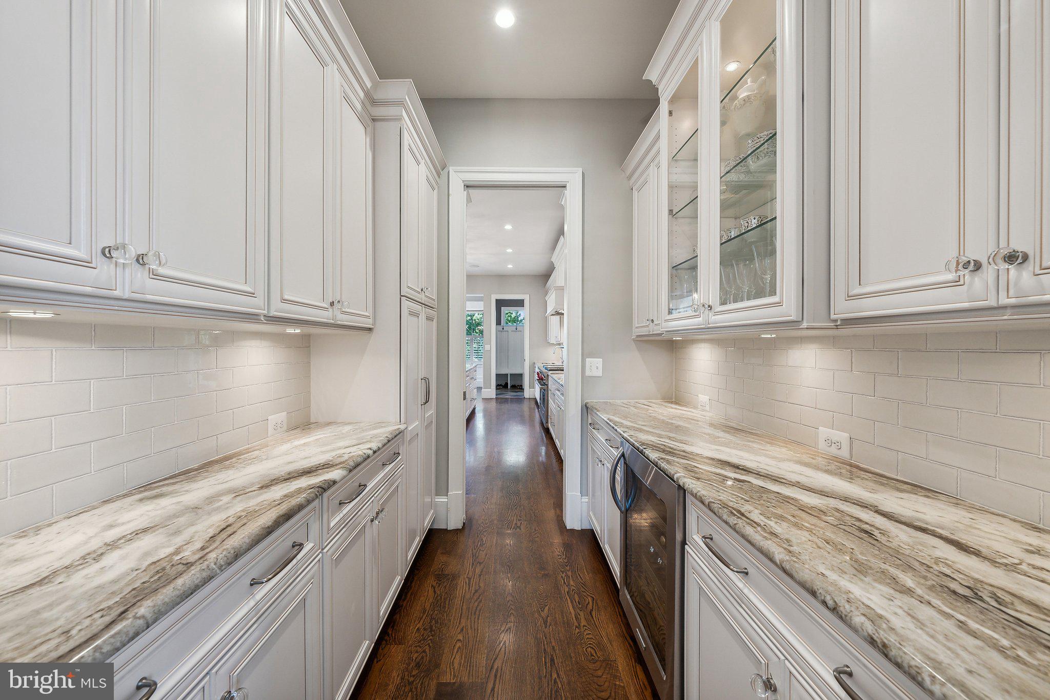 LYON VILLAGE - Residential