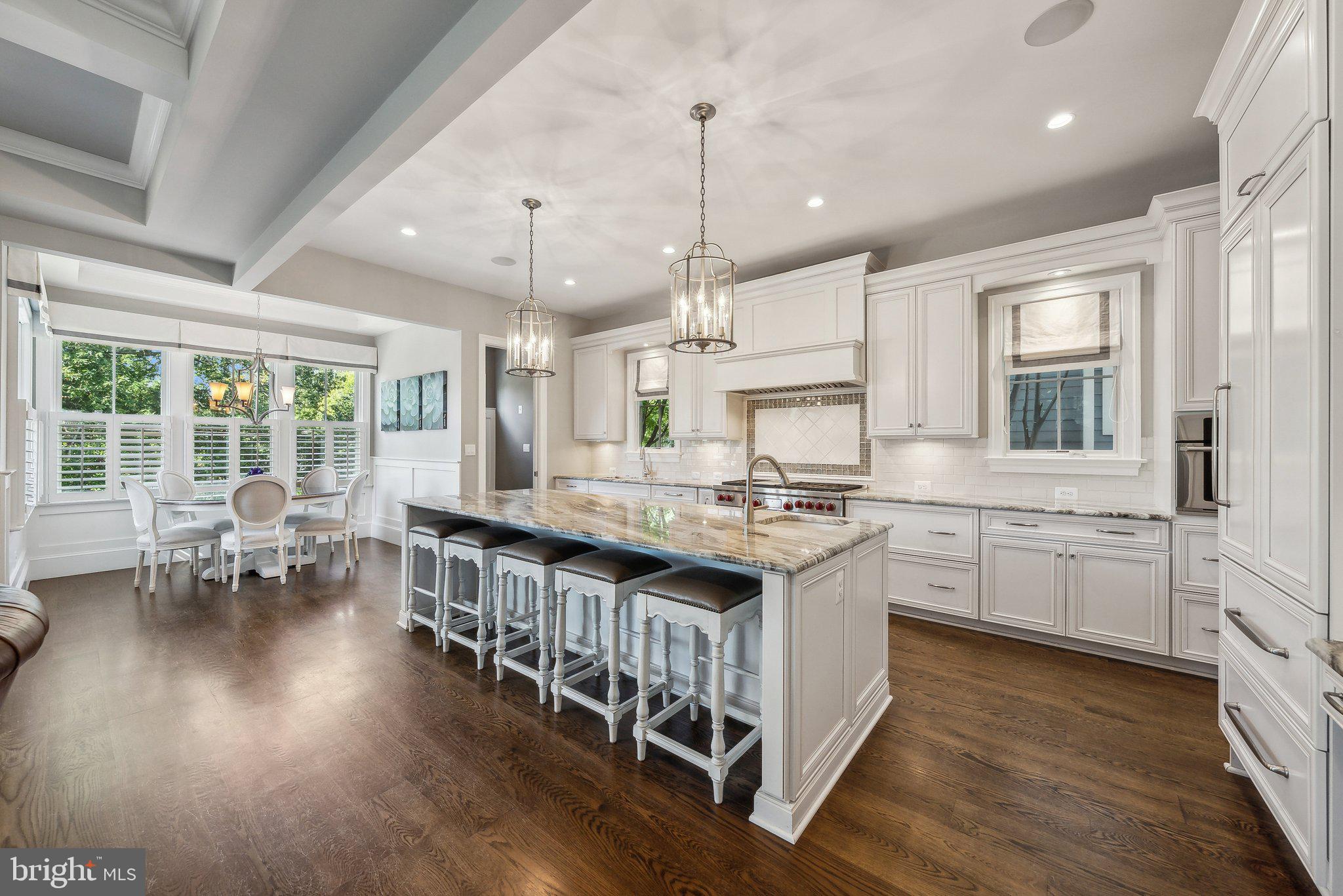 LYON VILLAGE - Residential