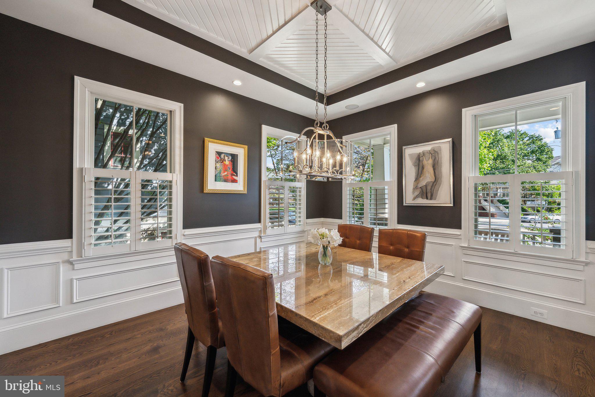 LYON VILLAGE - Residential