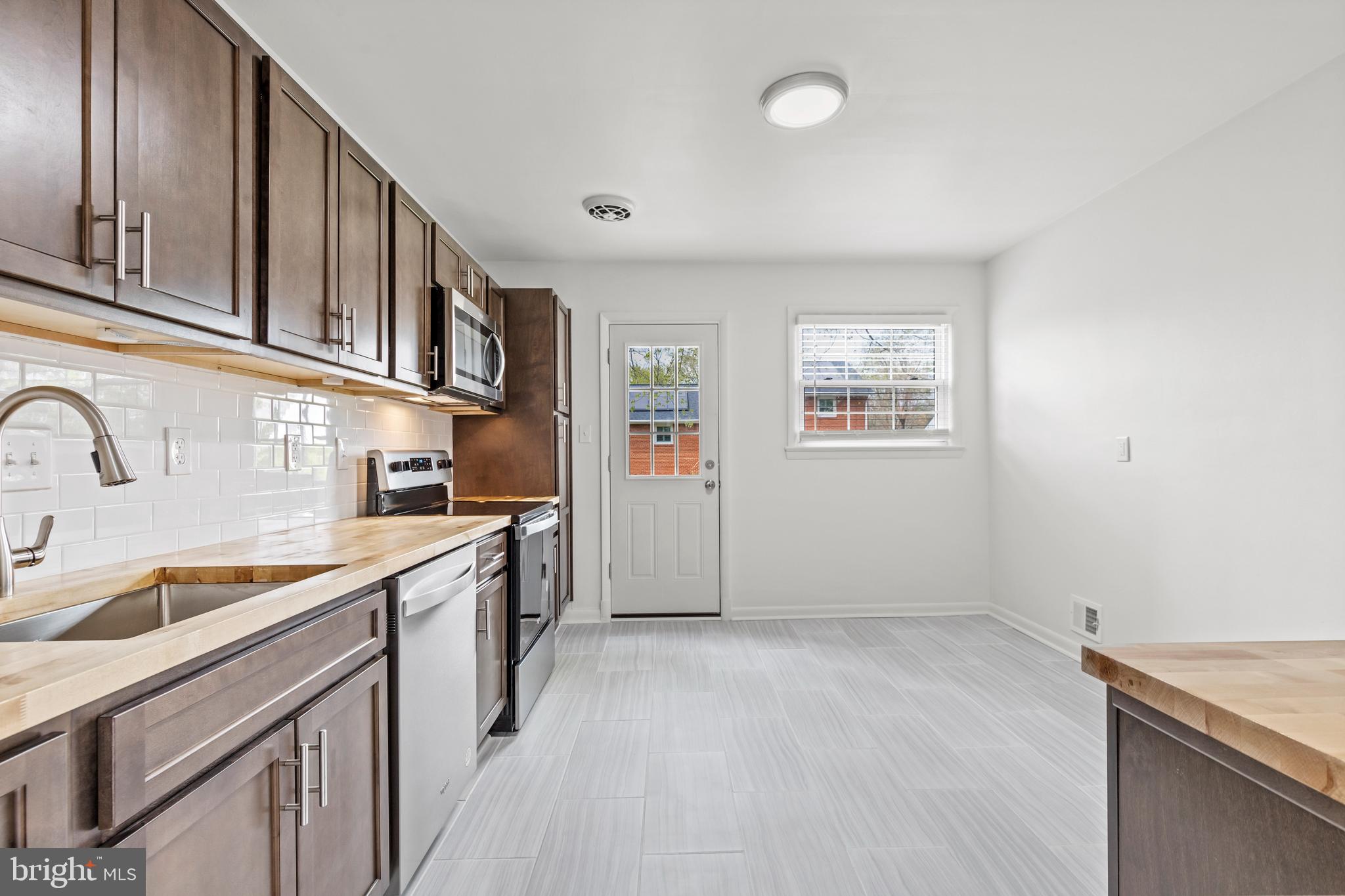 ASHBURTON - Residential Lease