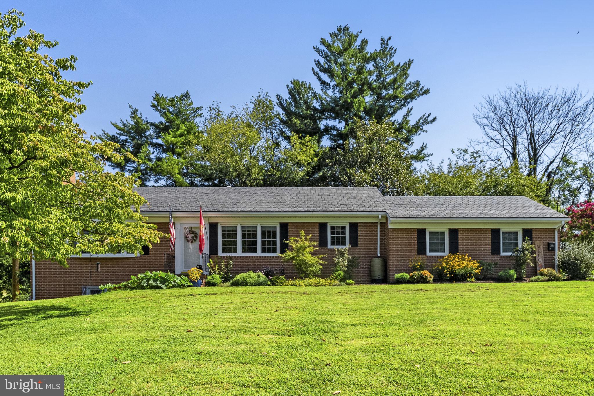 1121 OAKLAWN DRIVE
