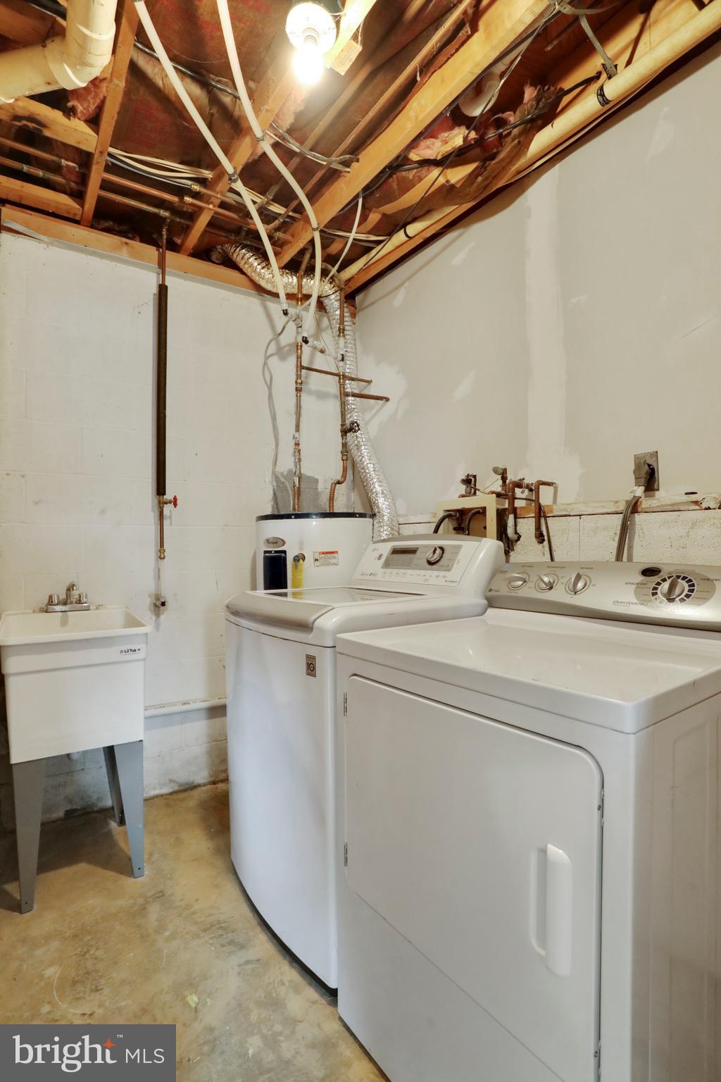 PATRICK HENRY ESTATES - Residential