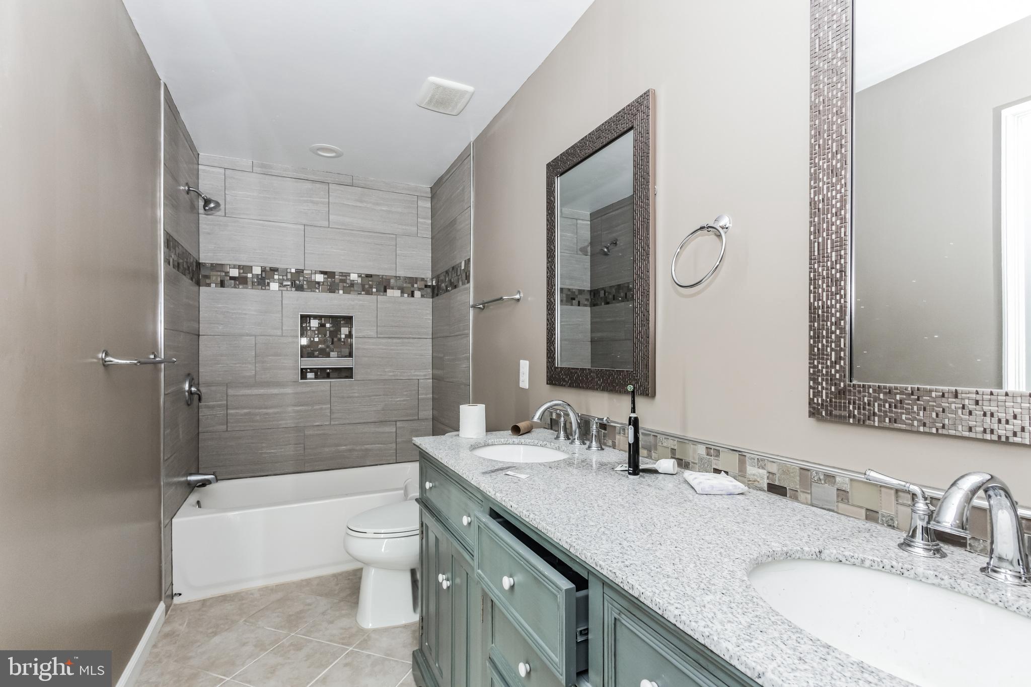 PARKWAY PLAZA - Residential