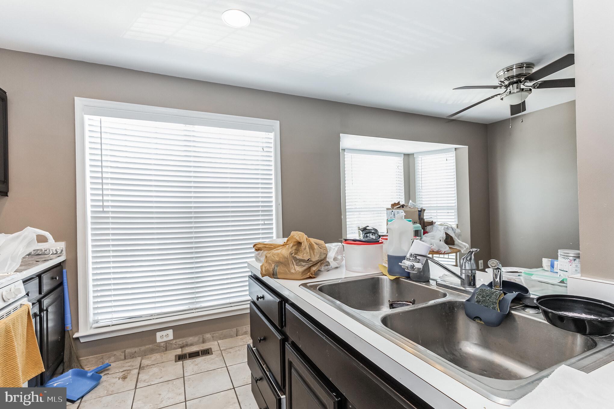 PARKWAY PLAZA - Residential