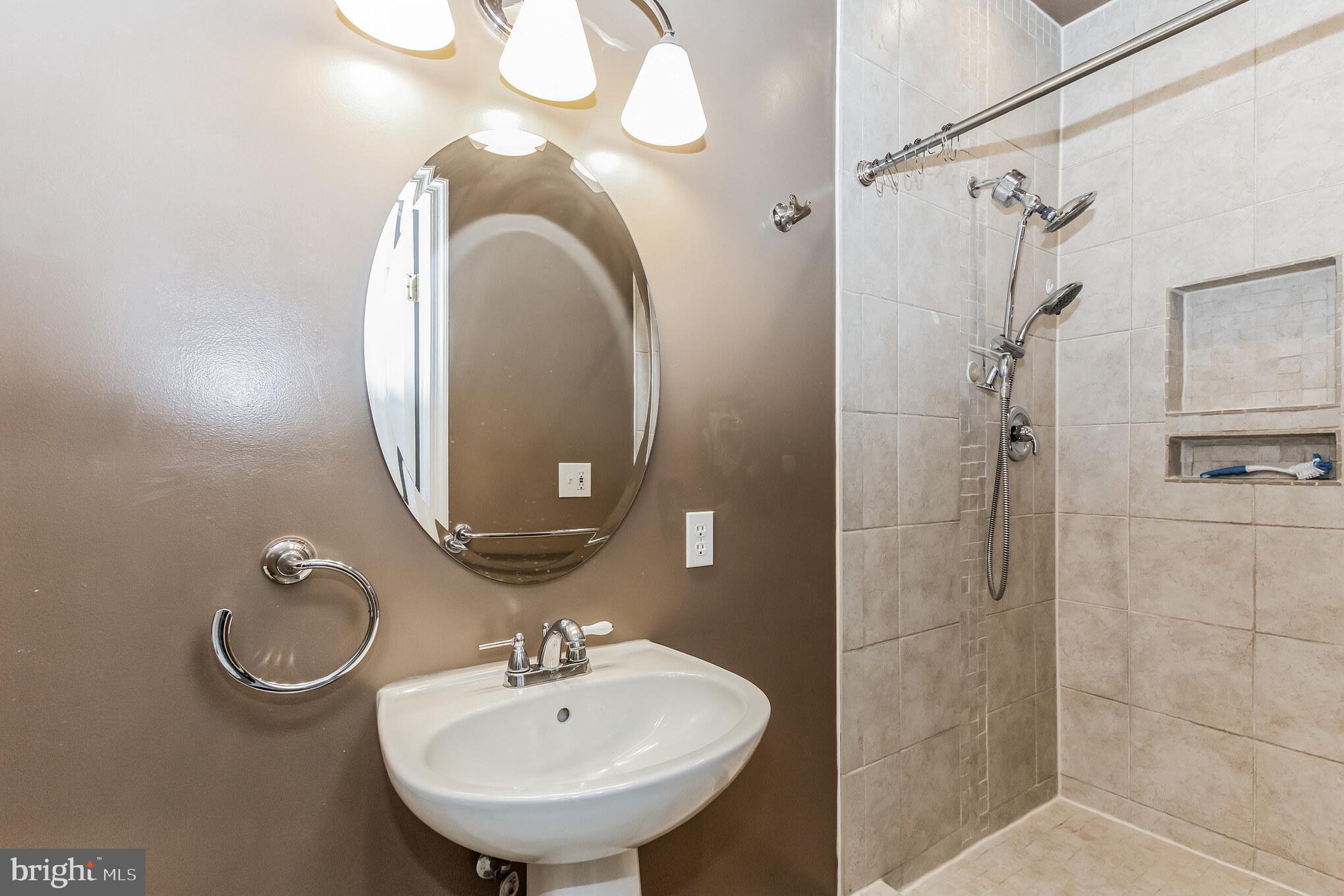 PARKWAY PLAZA - Residential