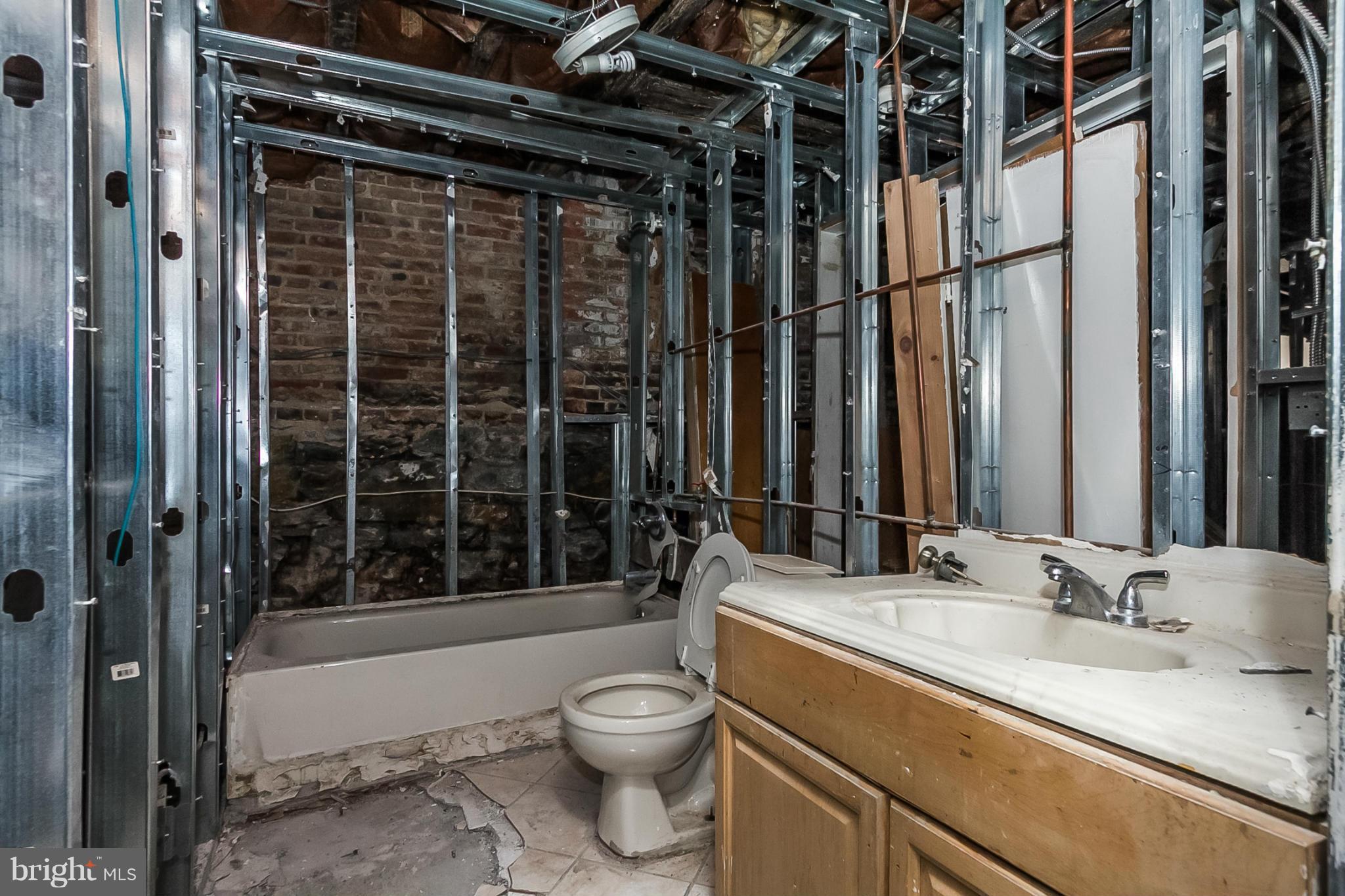 BOLTON HILL HISTORIC DISTRICT - Residential Income