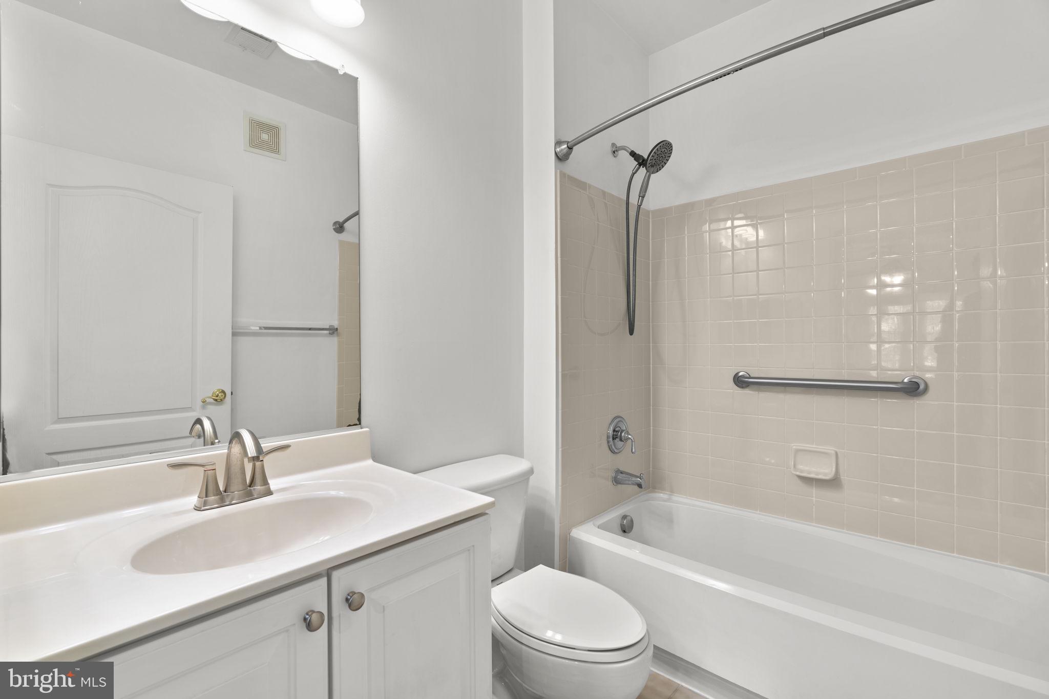 FIELDSTONE AT RIVER HILL - Residential