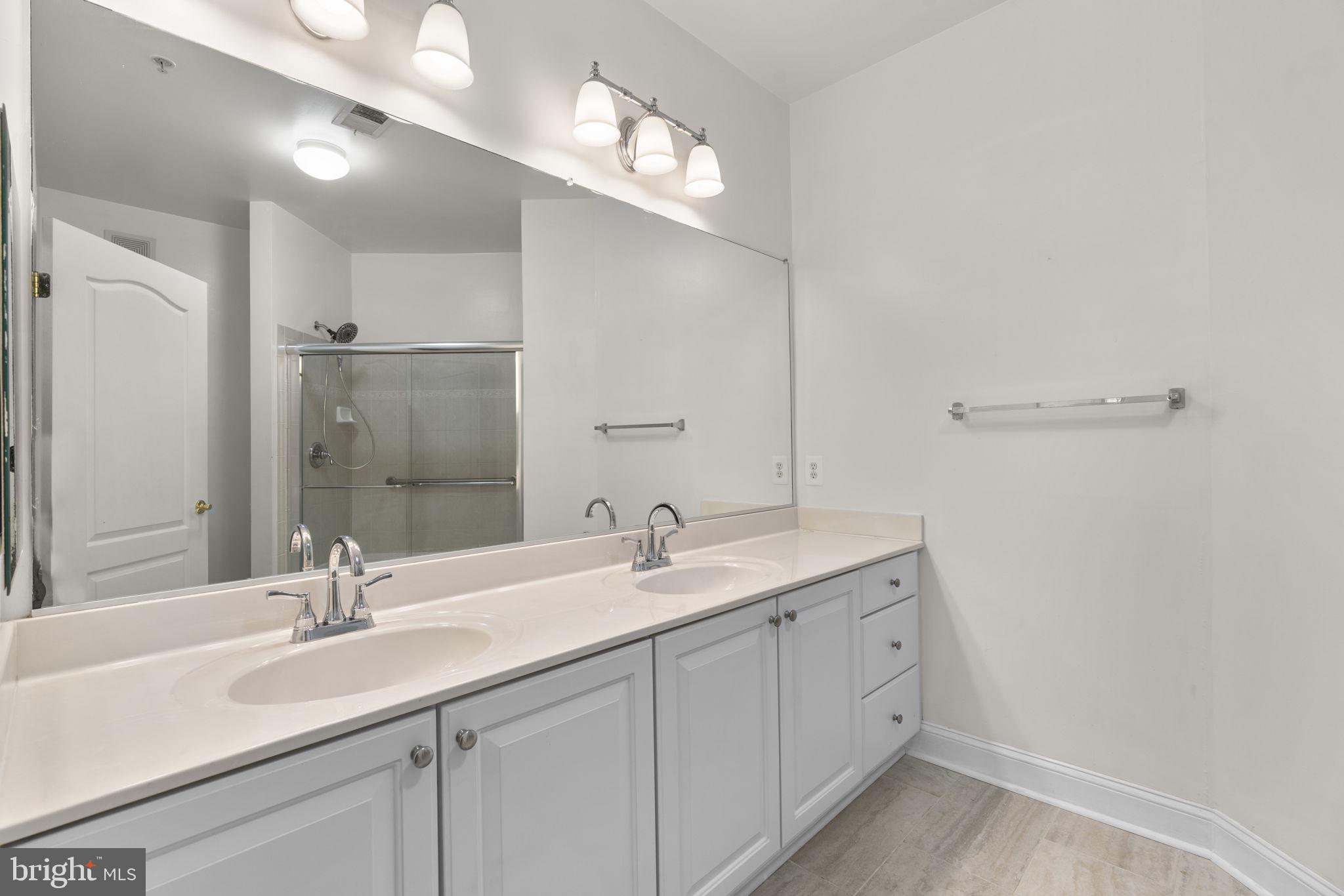 FIELDSTONE AT RIVER HILL - Residential