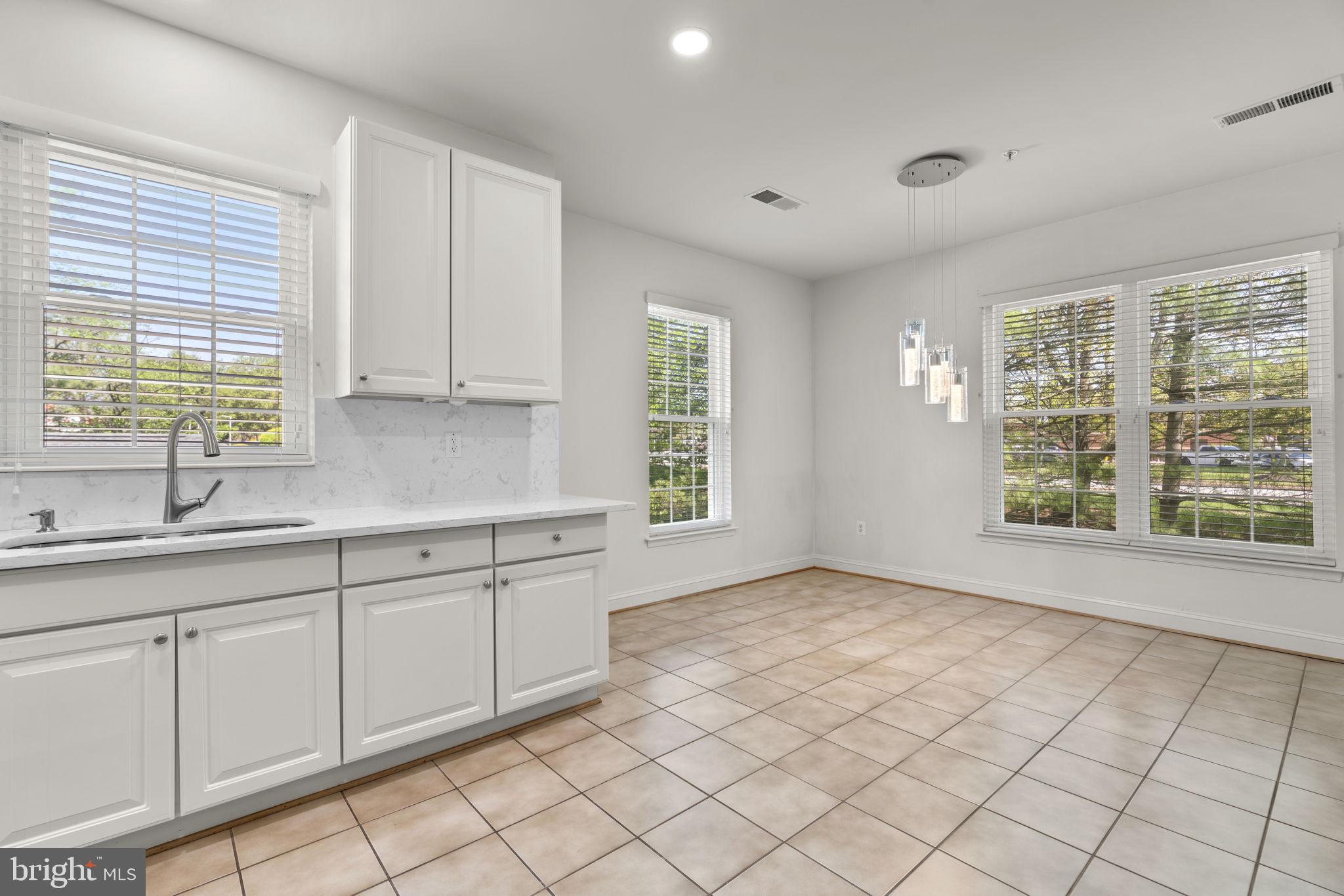 FIELDSTONE AT RIVER HILL - Residential