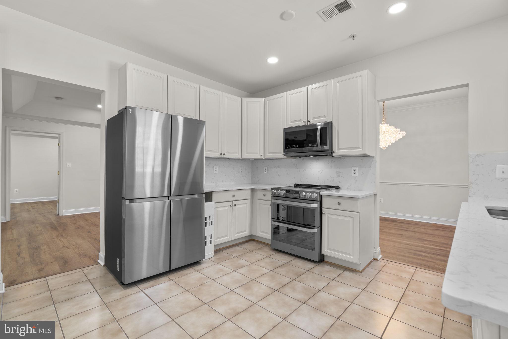 FIELDSTONE AT RIVER HILL - Residential