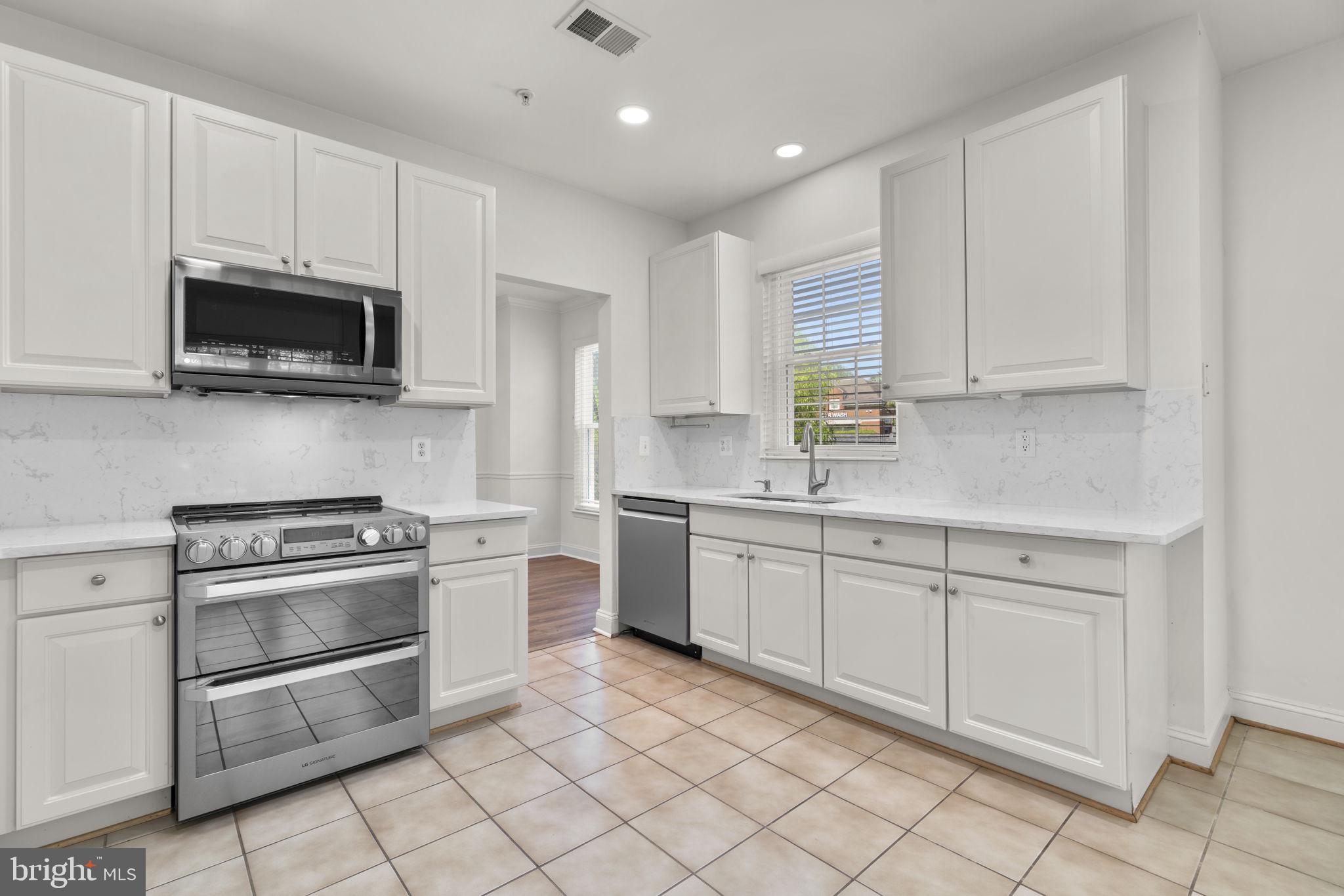 FIELDSTONE AT RIVER HILL - Residential