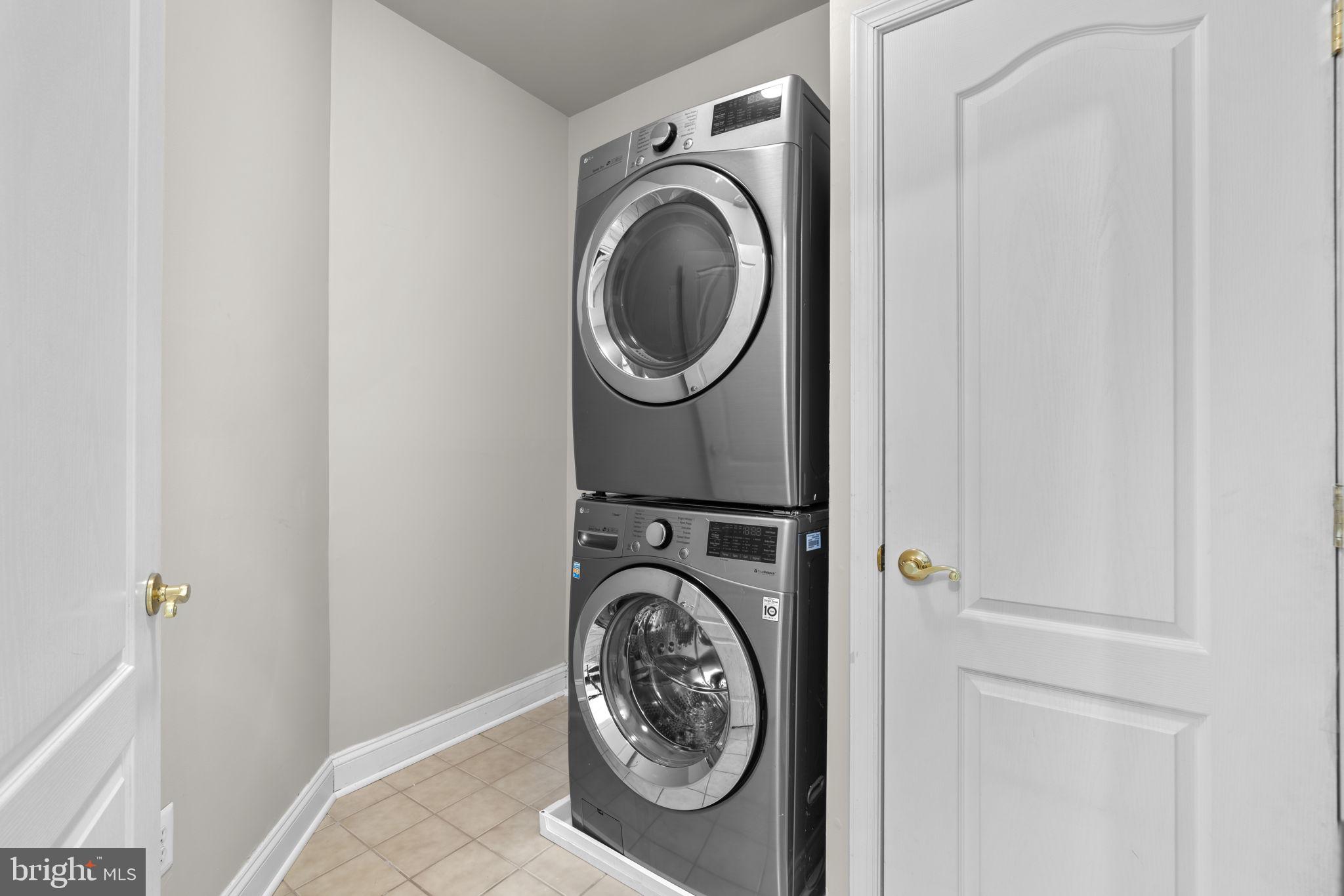 FIELDSTONE AT RIVER HILL - Residential