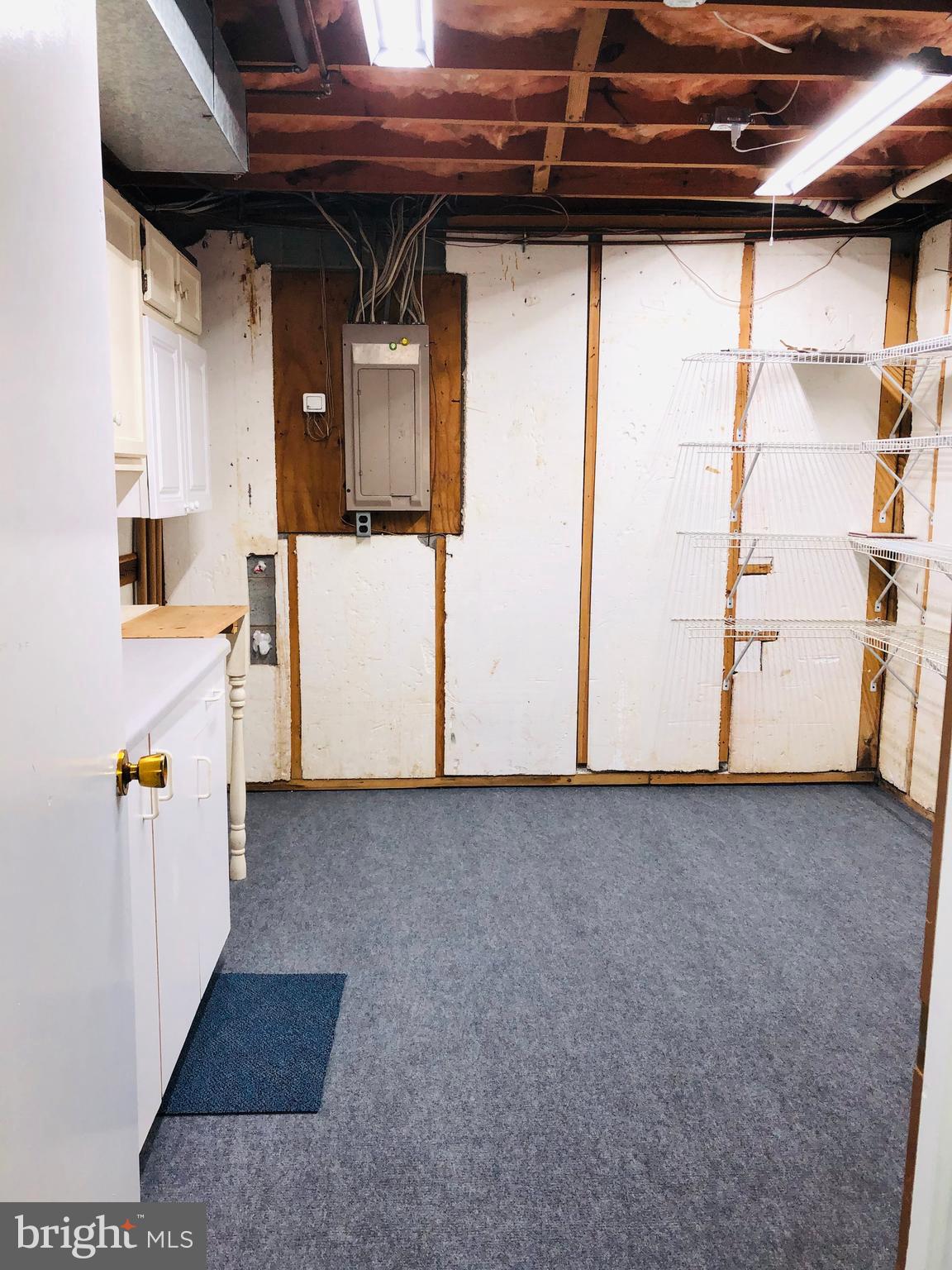 LAKE LAND OR - Residential Lease