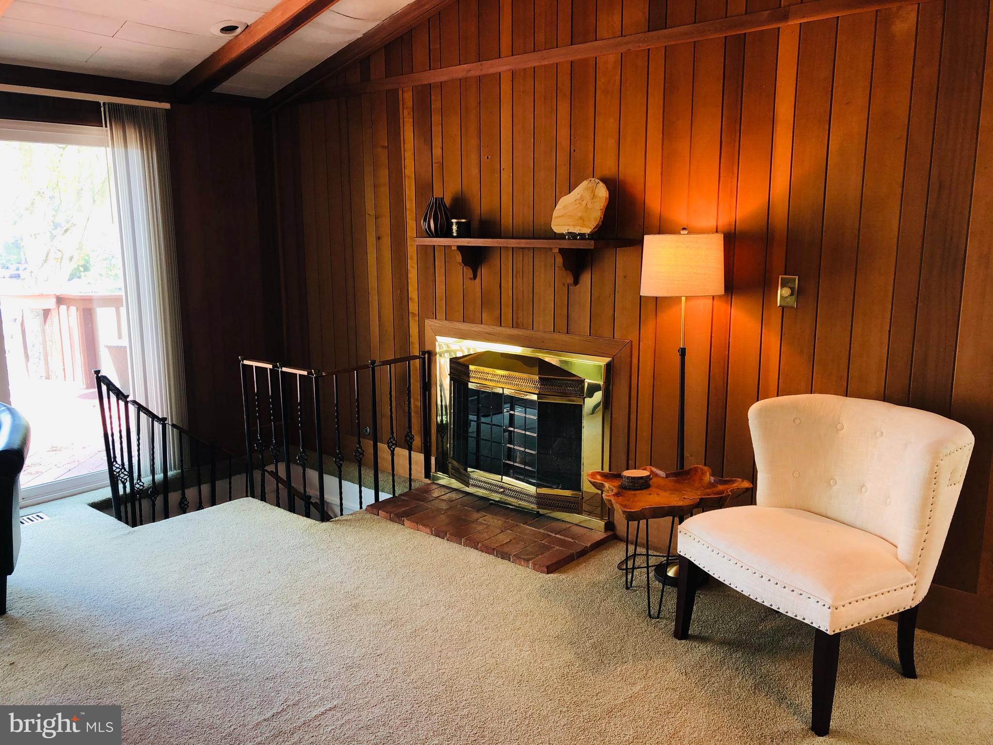 LAKE LAND OR - Residential Lease