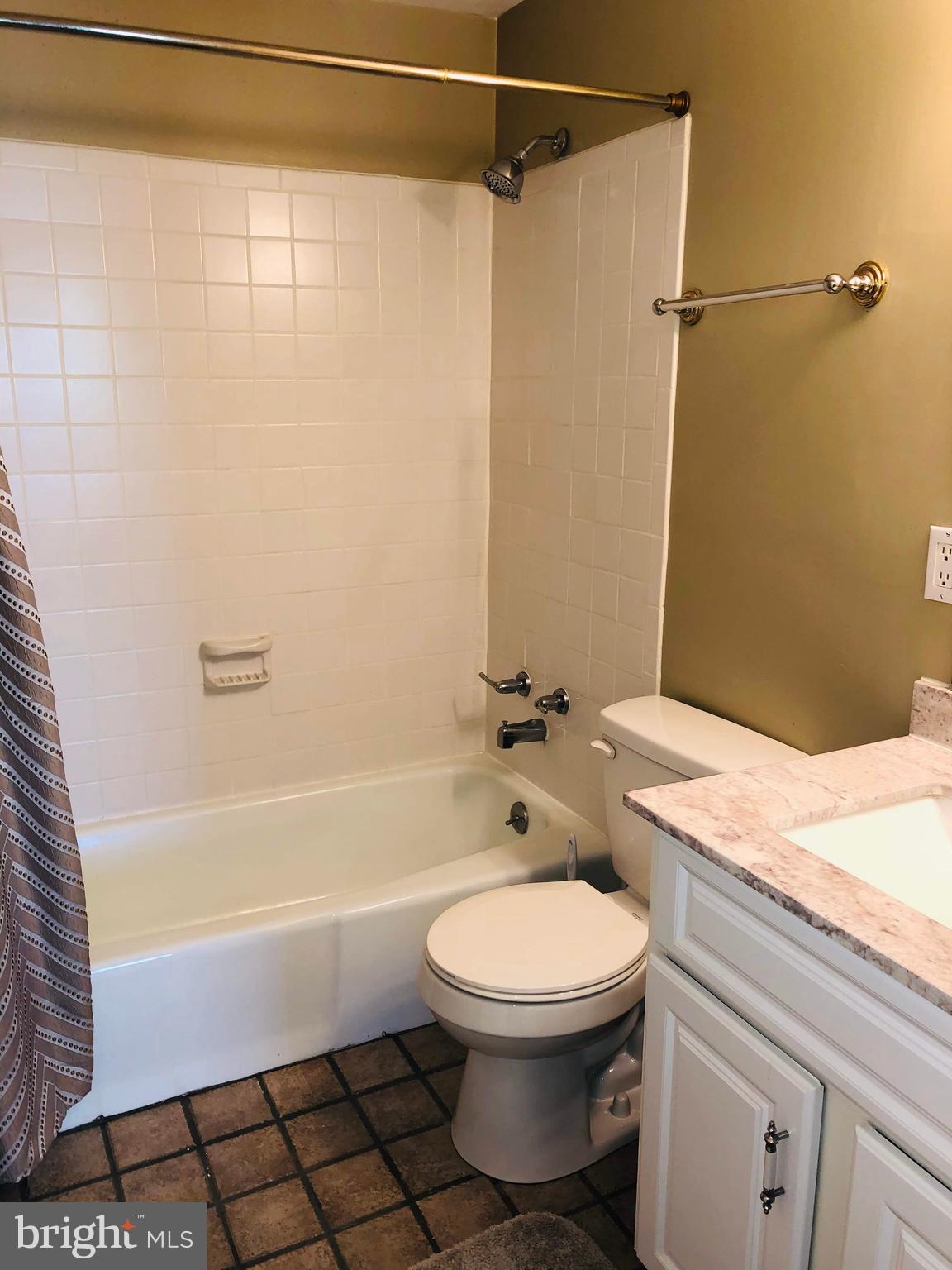 LAKE LAND OR - Residential Lease