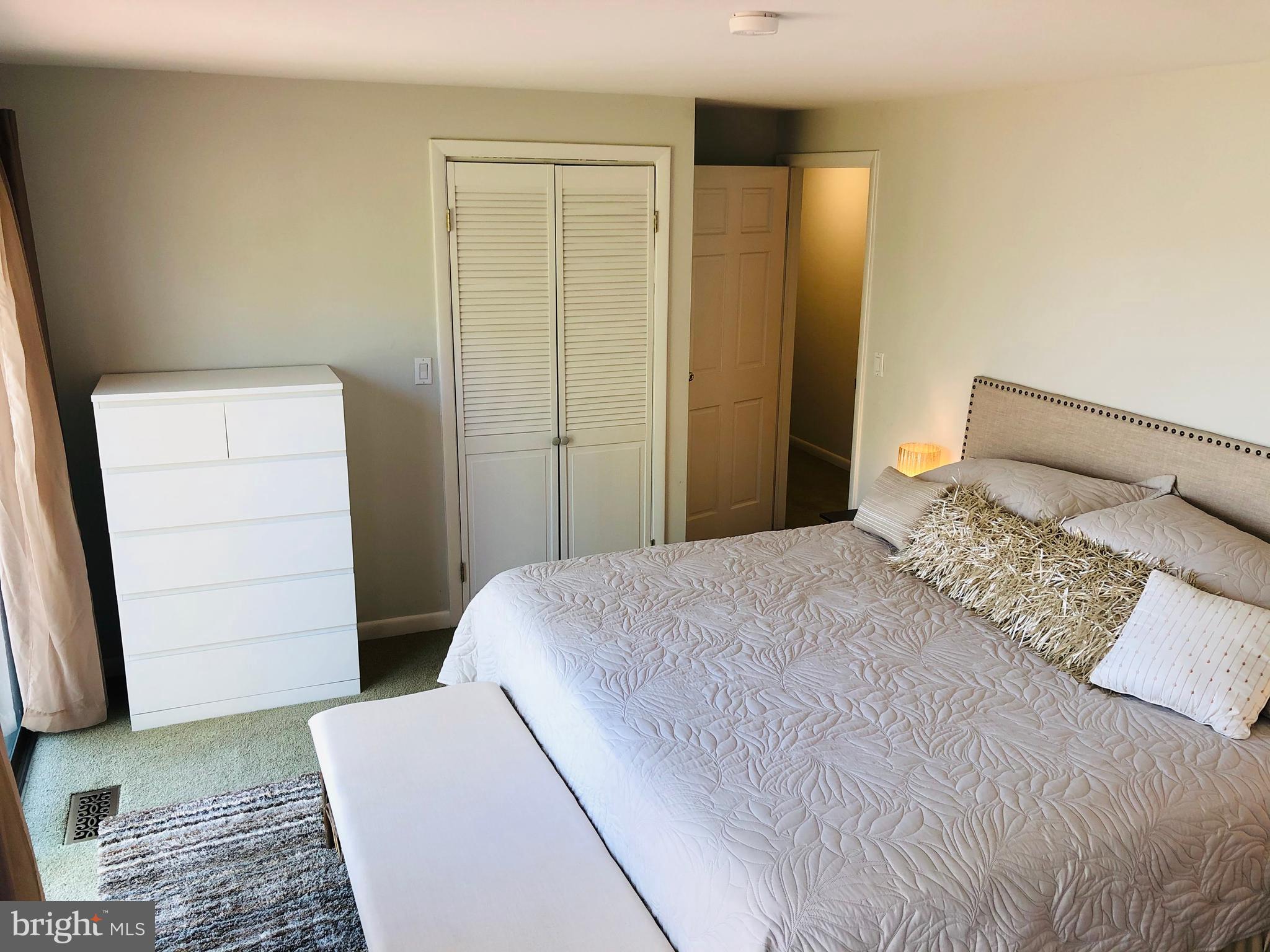 LAKE LAND OR - Residential Lease