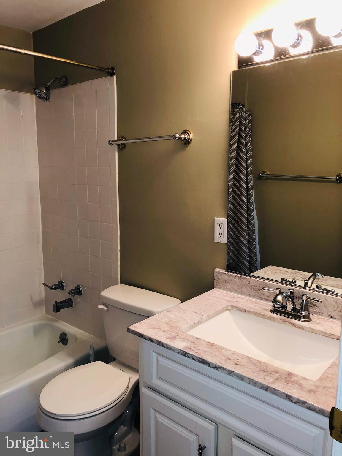 LAKE LAND OR - Residential Lease