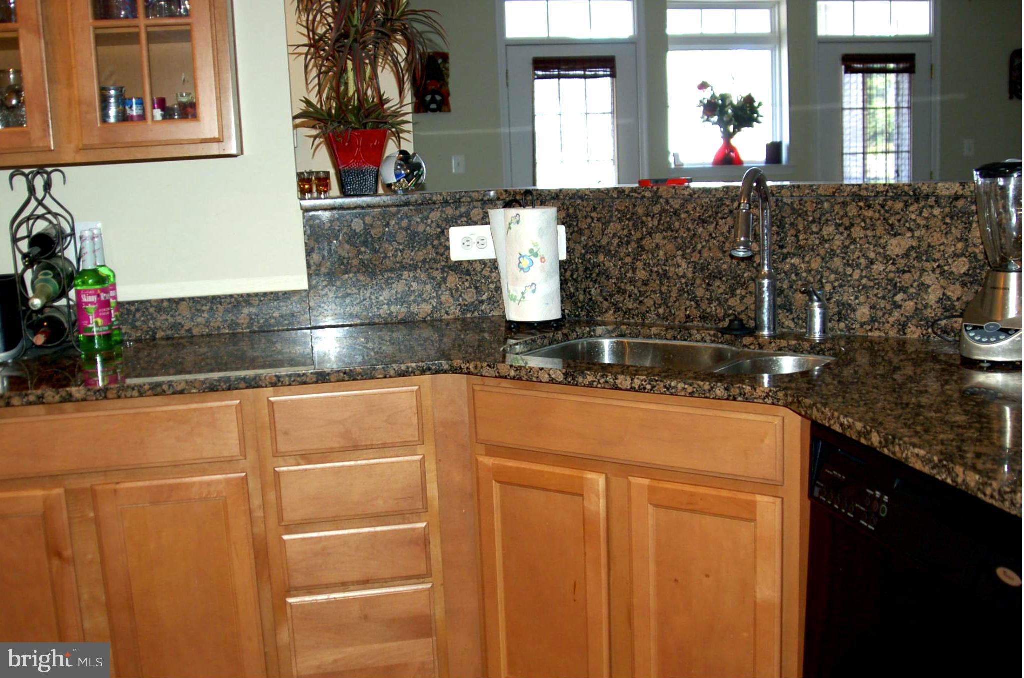 THE RESERVE CONDOMINIUMS - Residential Lease