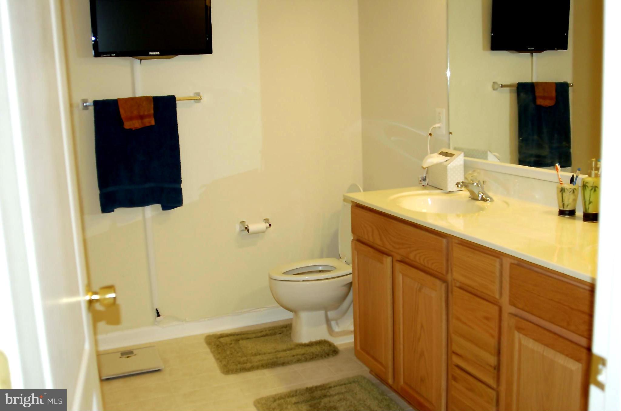 THE RESERVE CONDOMINIUMS - Residential Lease