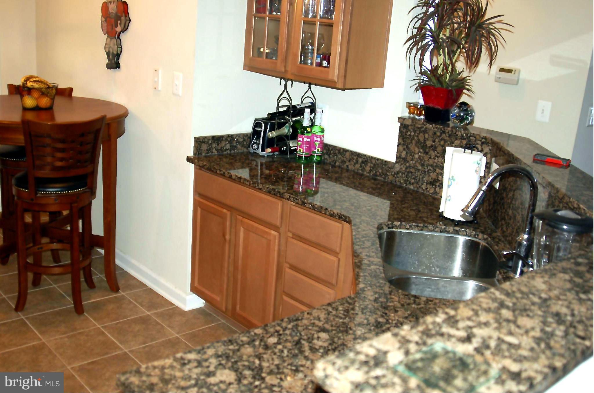 THE RESERVE CONDOMINIUMS - Residential Lease