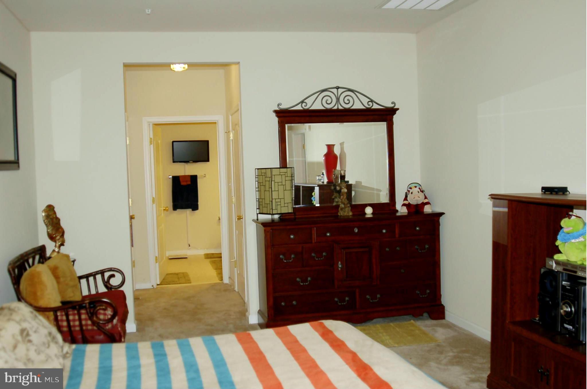 THE RESERVE CONDOMINIUMS - Residential Lease