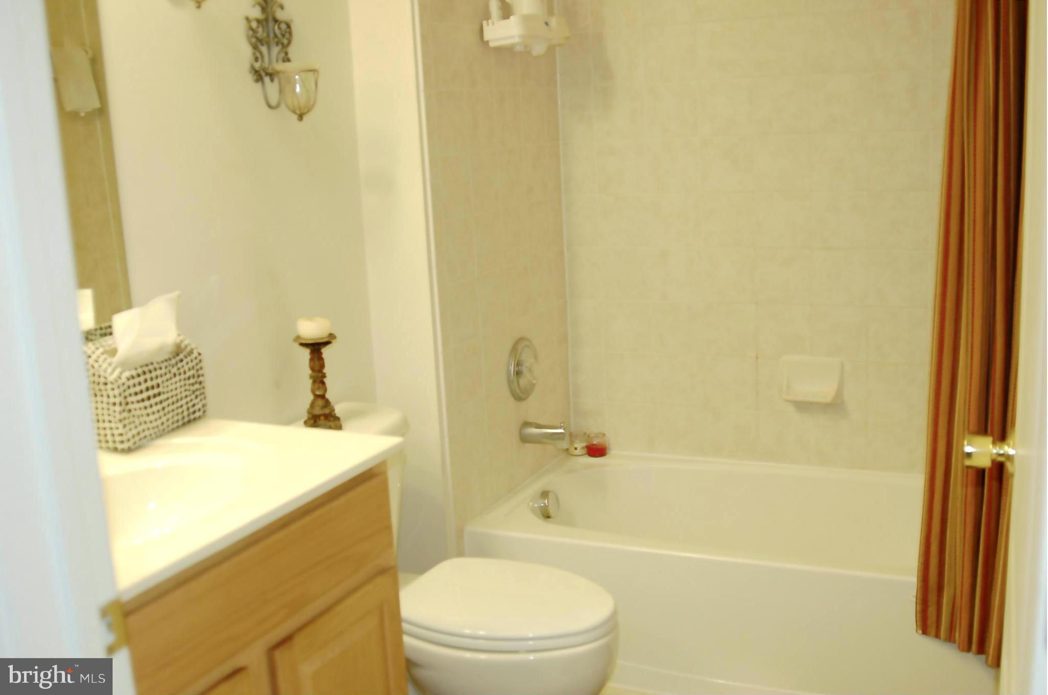 THE RESERVE CONDOMINIUMS - Residential Lease