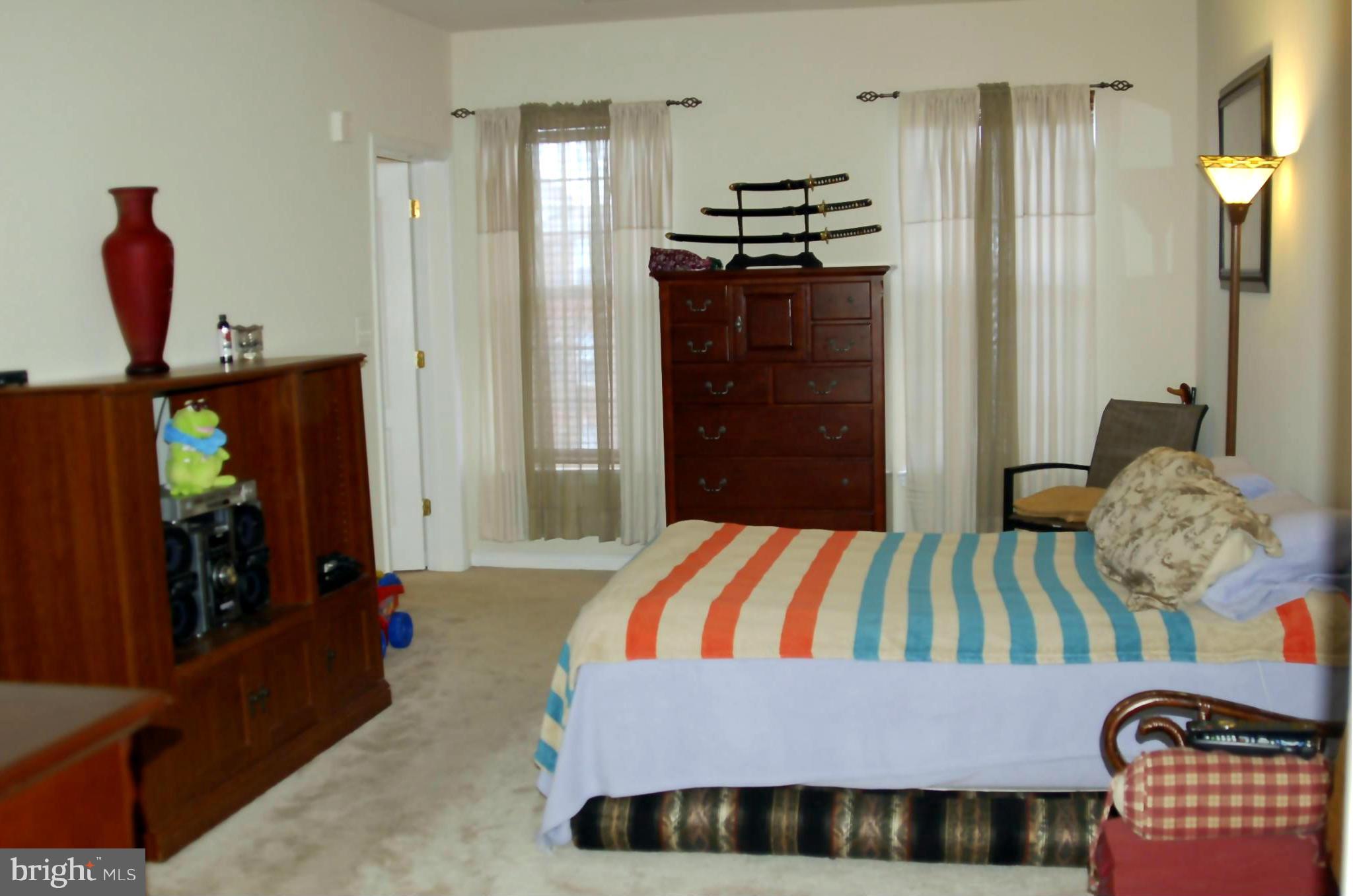 THE RESERVE CONDOMINIUMS - Residential Lease