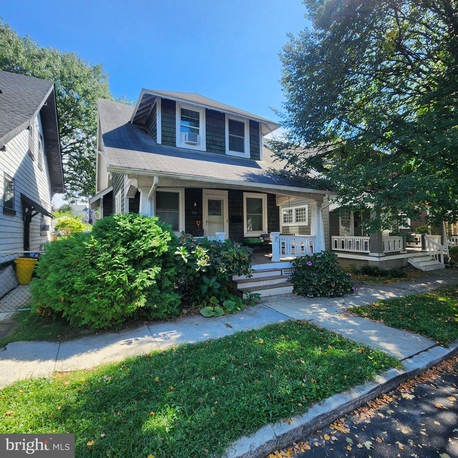 932 WAYNE AVENUE