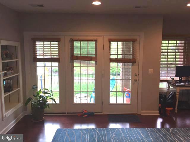 RIVER CREEK - Residential Lease