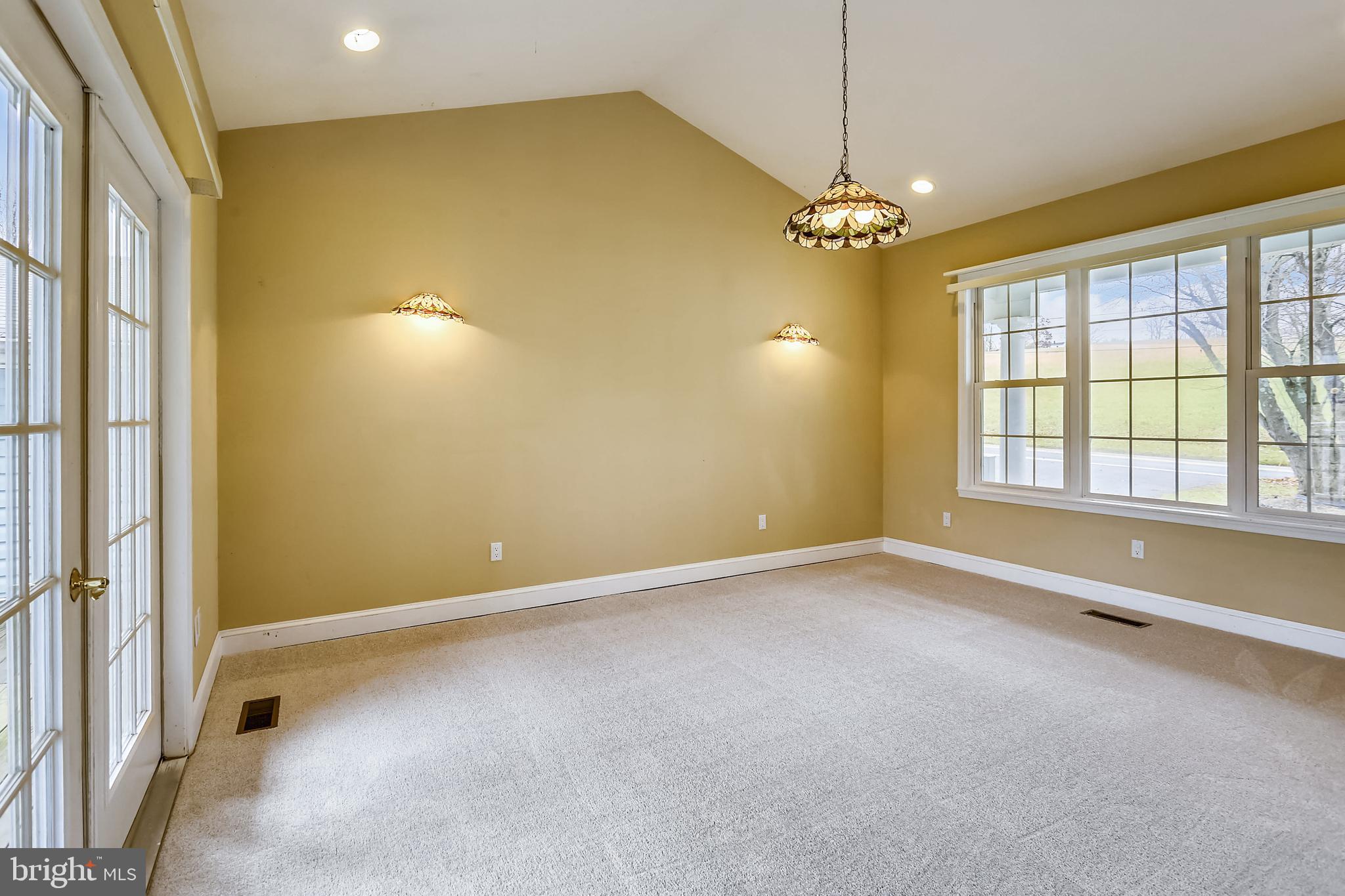 DAMASCUS OUTSIDE - Residential