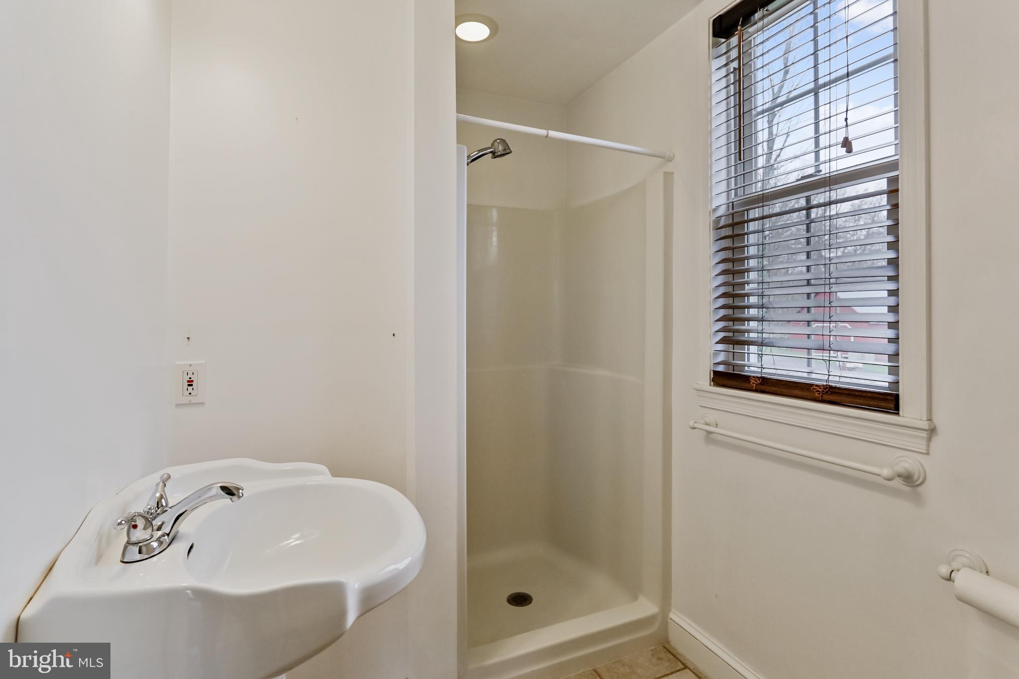 DAMASCUS OUTSIDE - Residential