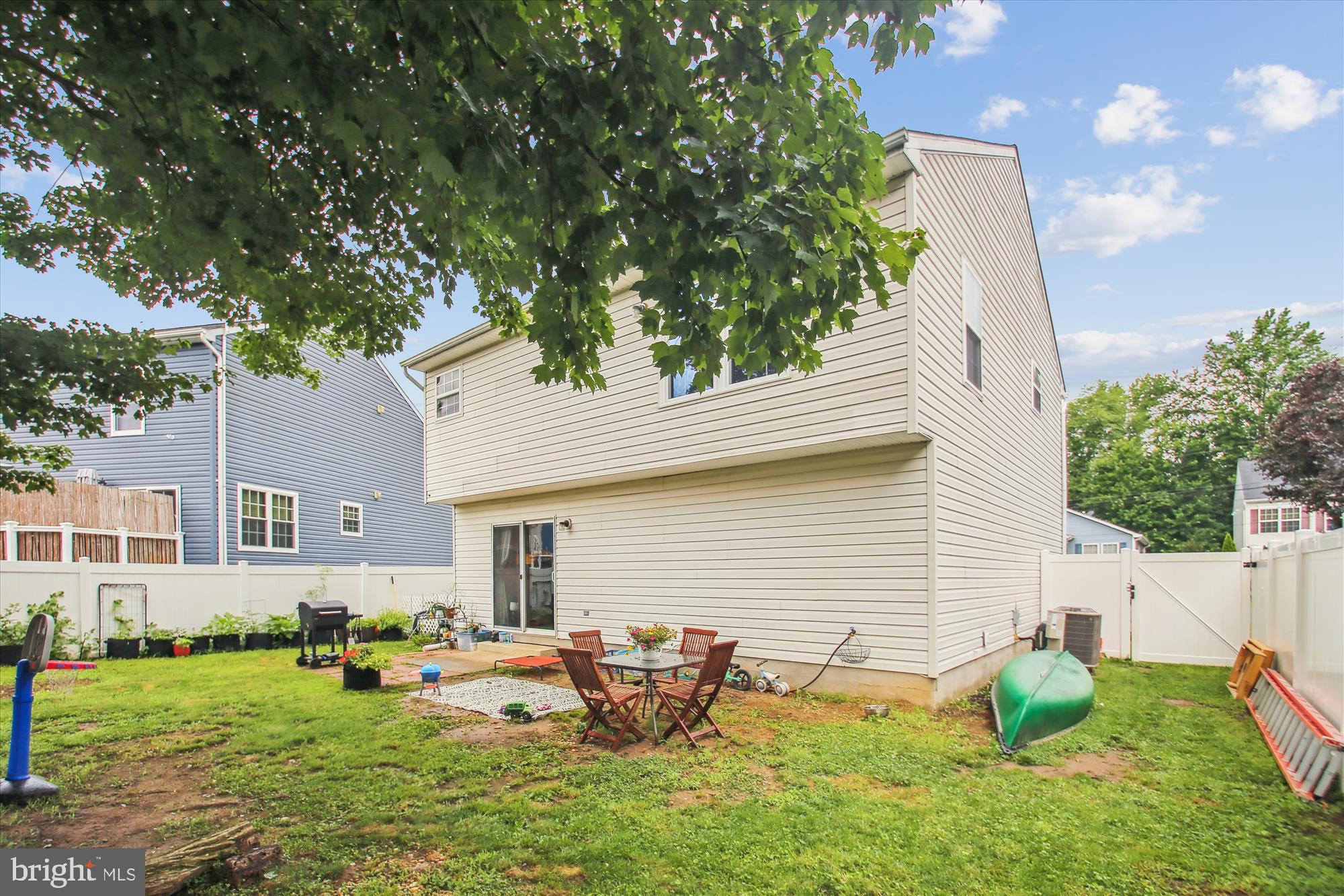 7713 WEST DRIVE