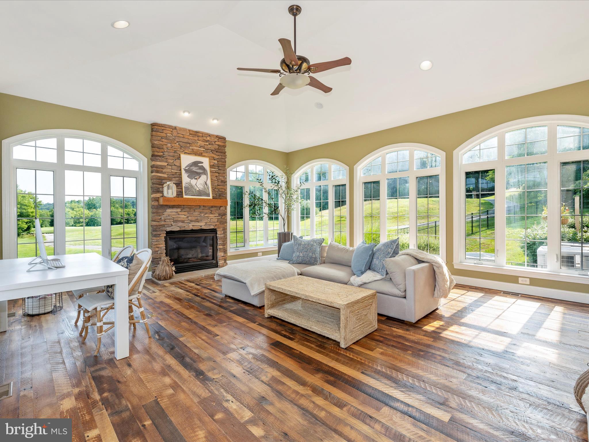 RIVER DOWNS - Residential