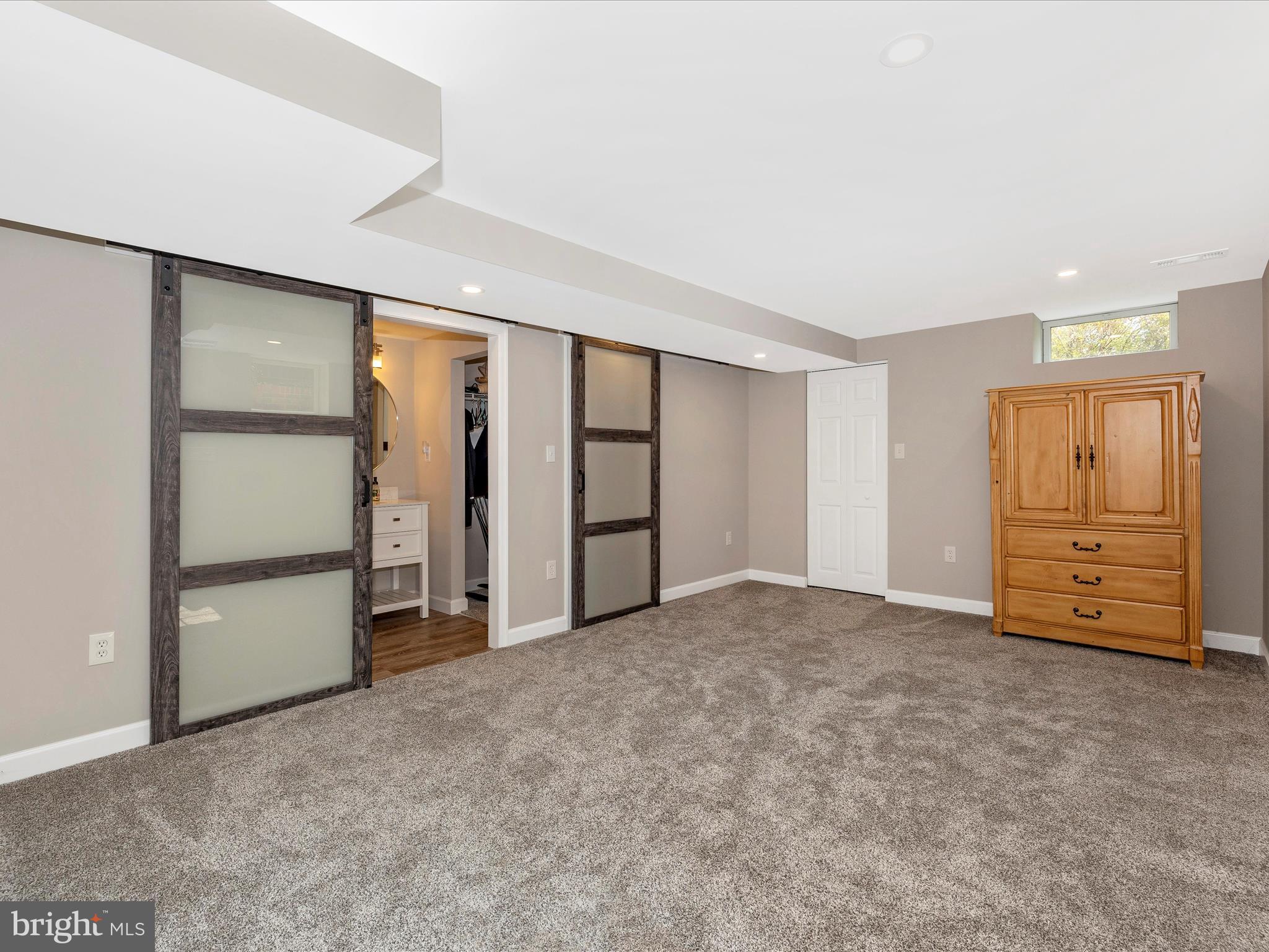 RIVER DOWNS - Residential