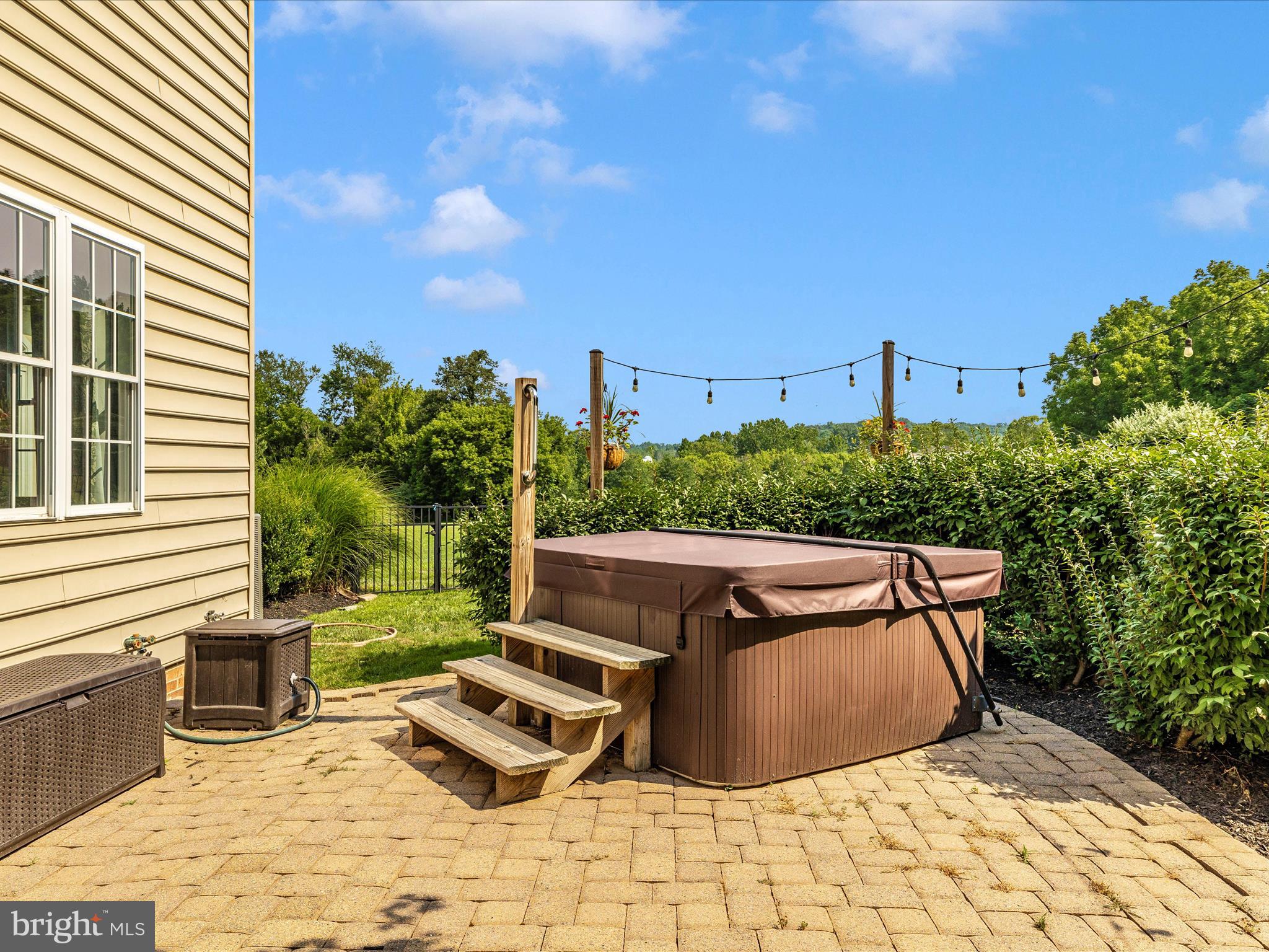 RIVER DOWNS - Residential