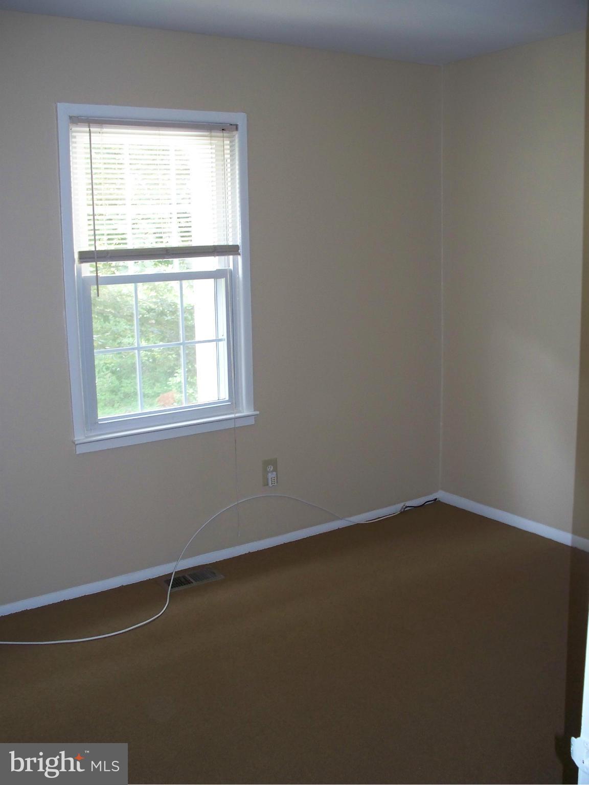 CROFTON COMMONS - Residential Lease