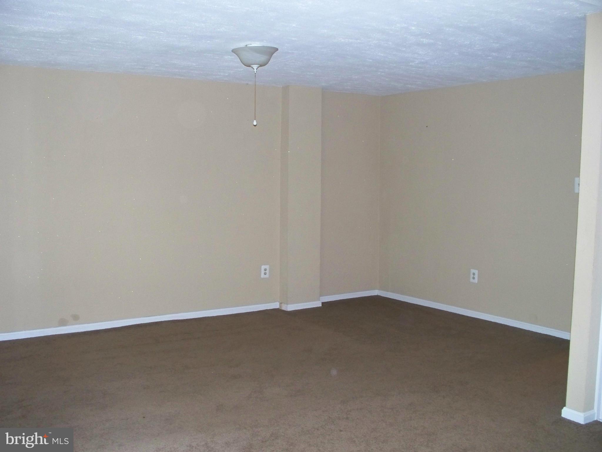 CROFTON COMMONS - Residential Lease