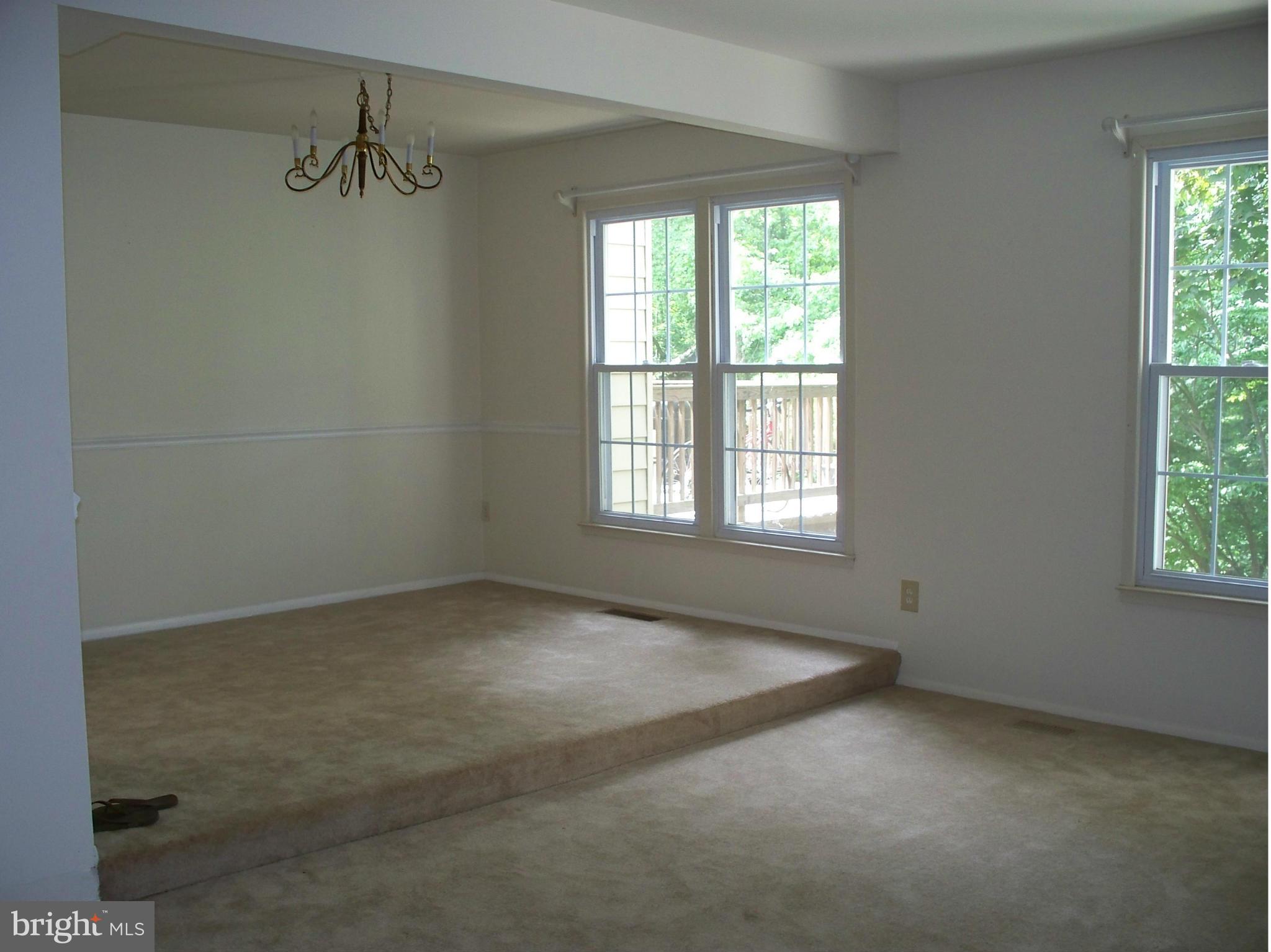 CROFTON COMMONS - Residential Lease