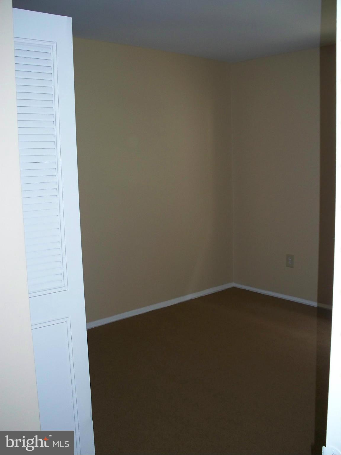 CROFTON COMMONS - Residential Lease