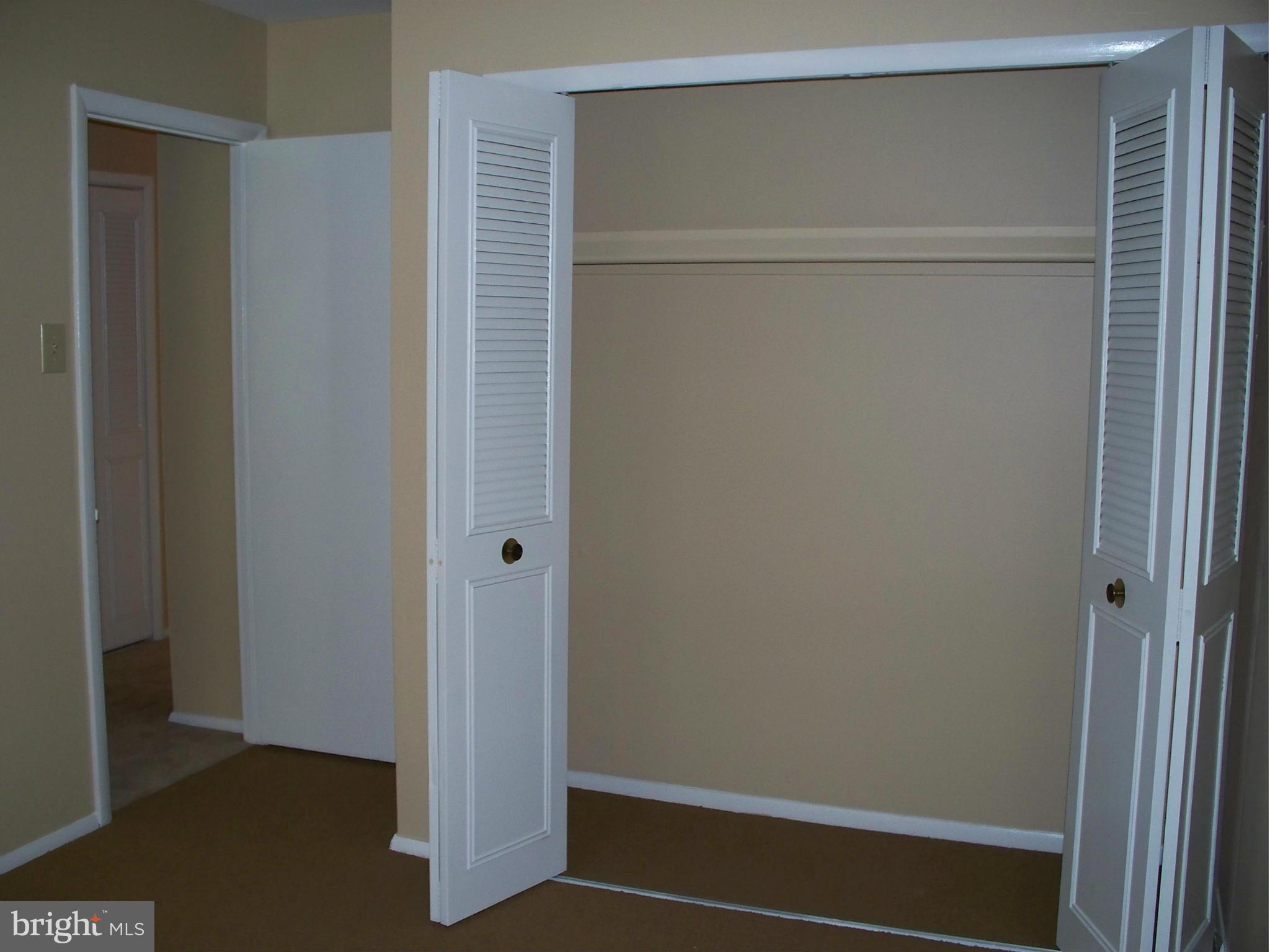 CROFTON COMMONS - Residential Lease