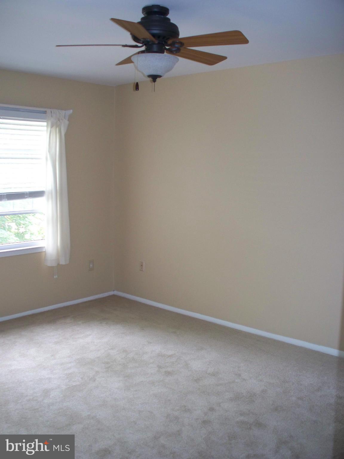 CROFTON COMMONS - Residential Lease