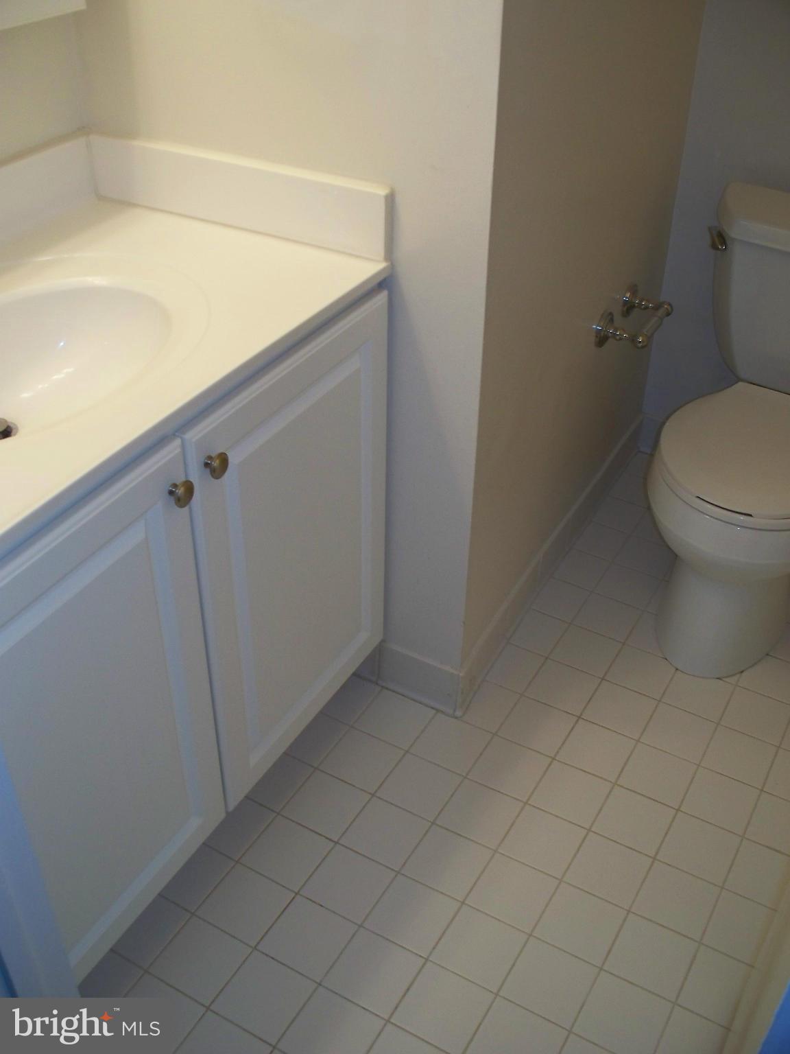 CROFTON COMMONS - Residential Lease