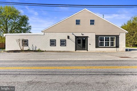 Photo of 34 Main Street, SEVEN VALLEYS, PA 17360 (MLS # PAYK2099634)