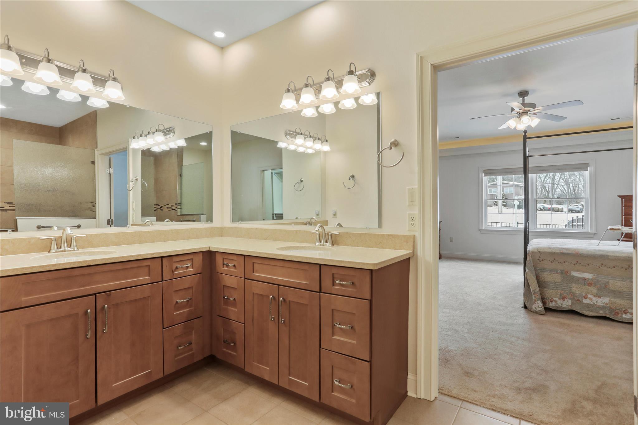 EMERALD POINTE - Residential