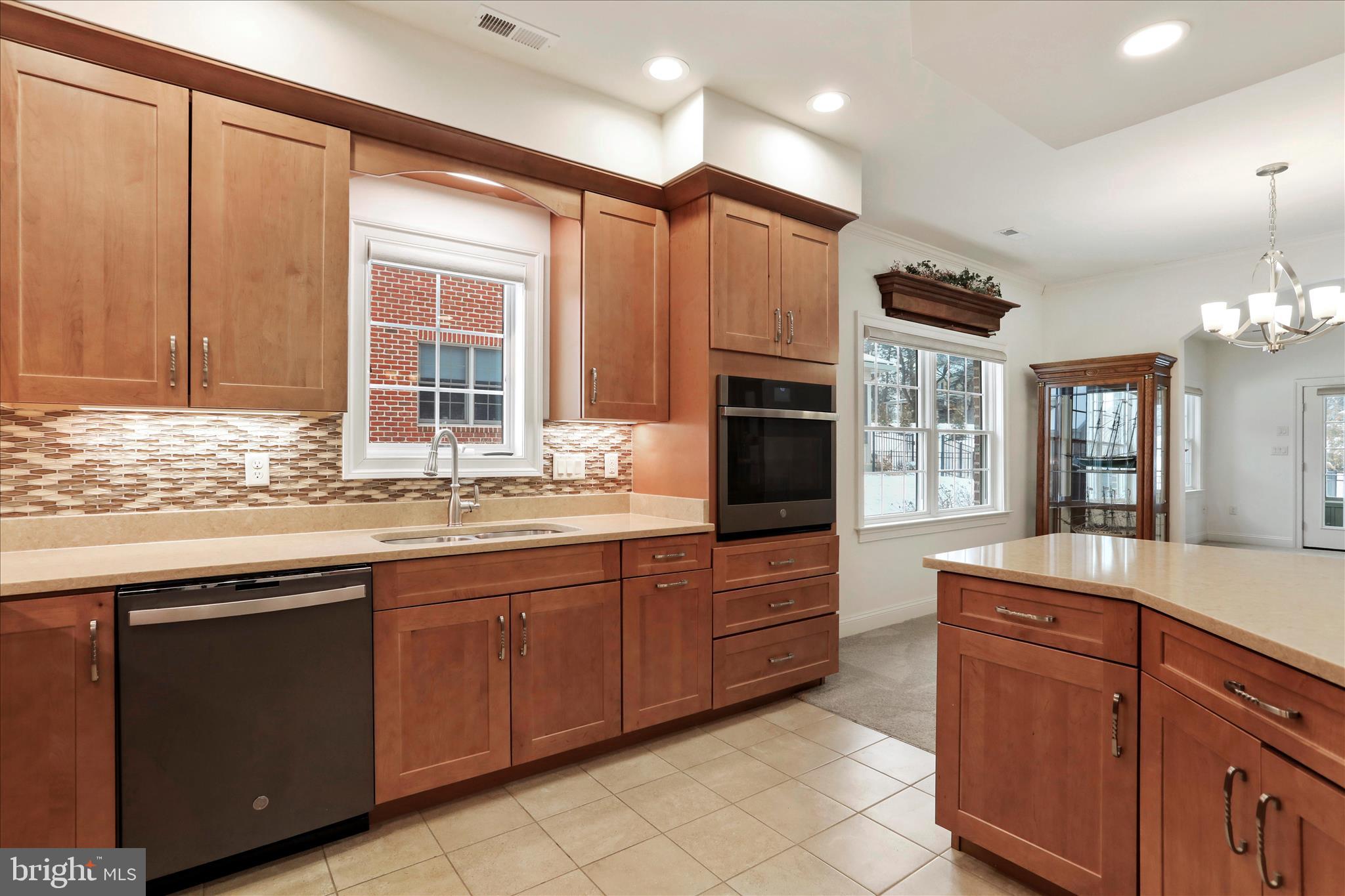 EMERALD POINTE - Residential