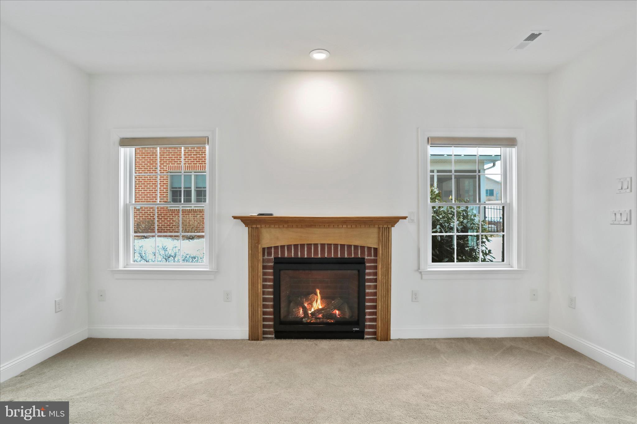 EMERALD POINTE - Residential